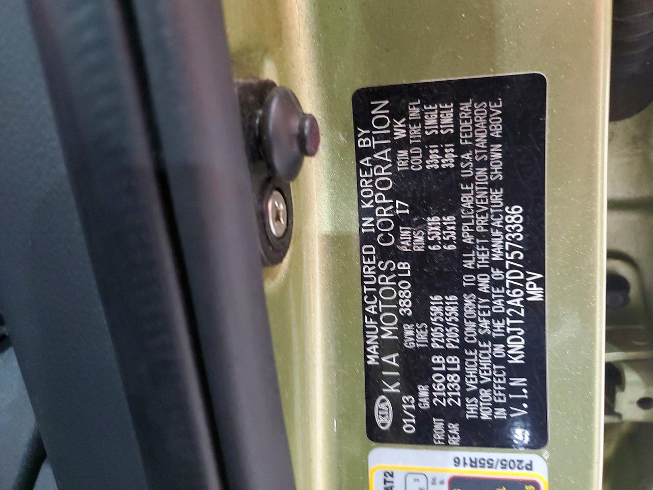 2013 Kia Soul + Green vin: KNDJT2A67D7573386