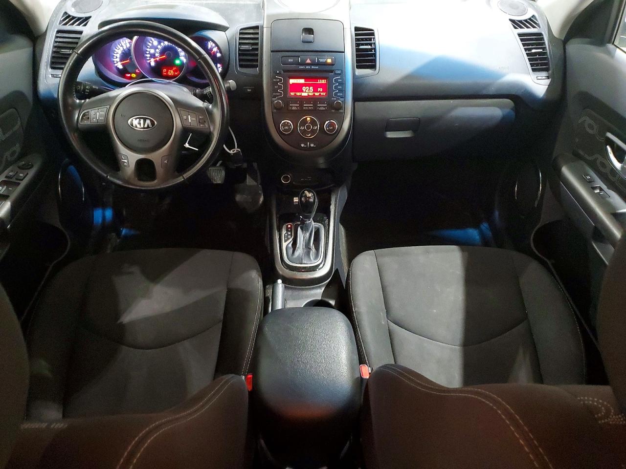 2013 Kia Soul + Green vin: KNDJT2A67D7573386