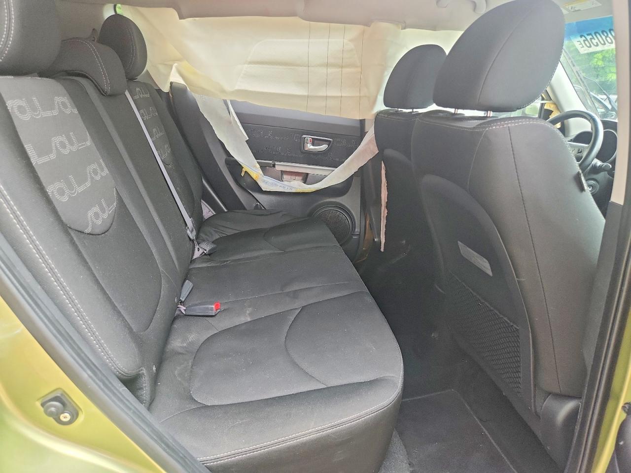 2013 Kia Soul + Green vin: KNDJT2A67D7574974