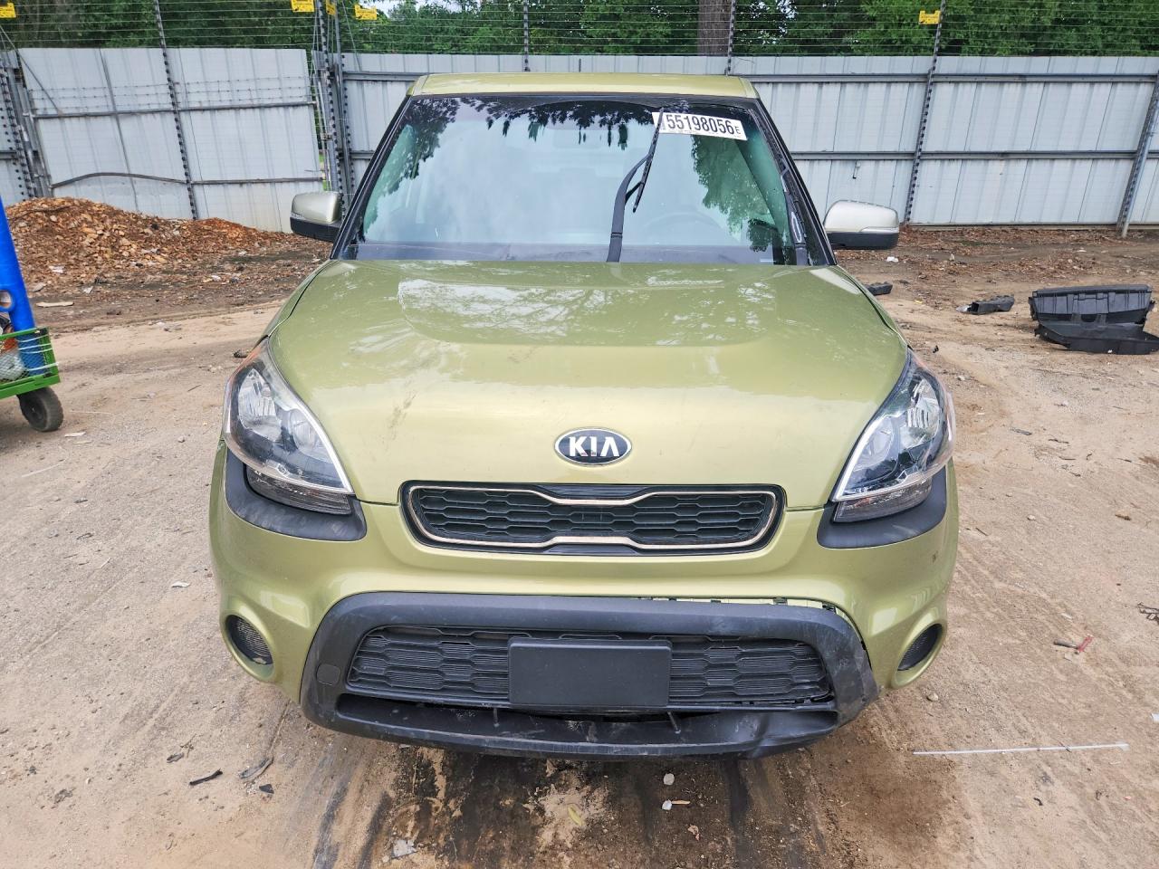 2013 Kia Soul + Green vin: KNDJT2A67D7574974