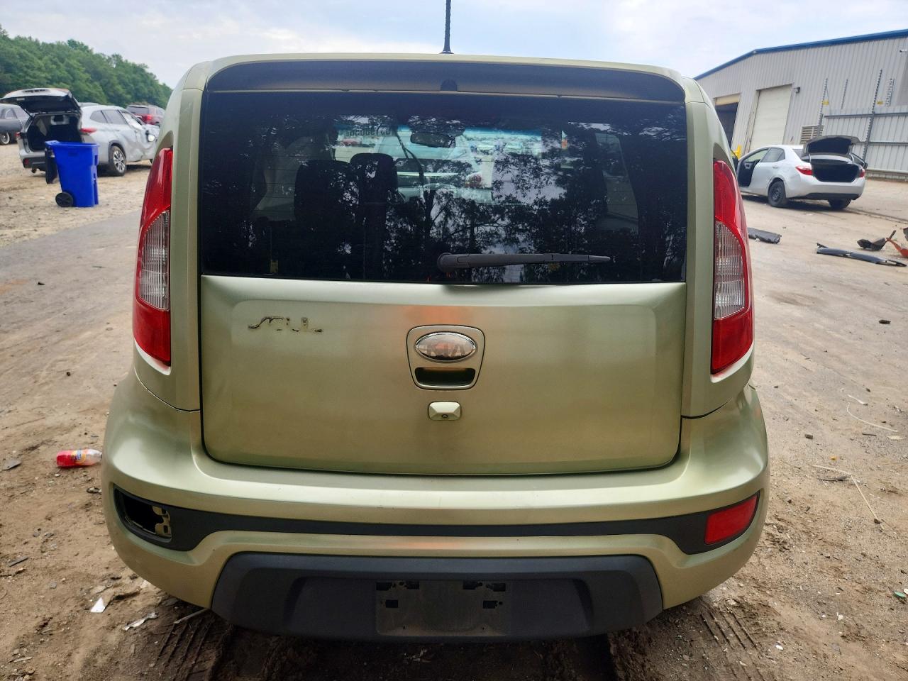 2013 Kia Soul + Green vin: KNDJT2A67D7574974