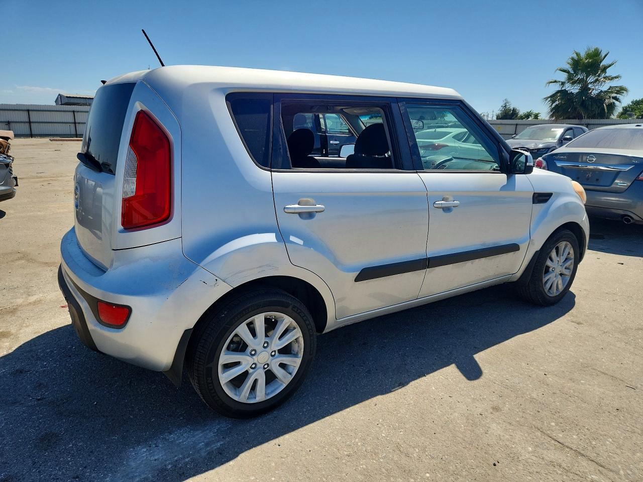2013 Kia Soul + Silver vin: KNDJT2A67D7583142