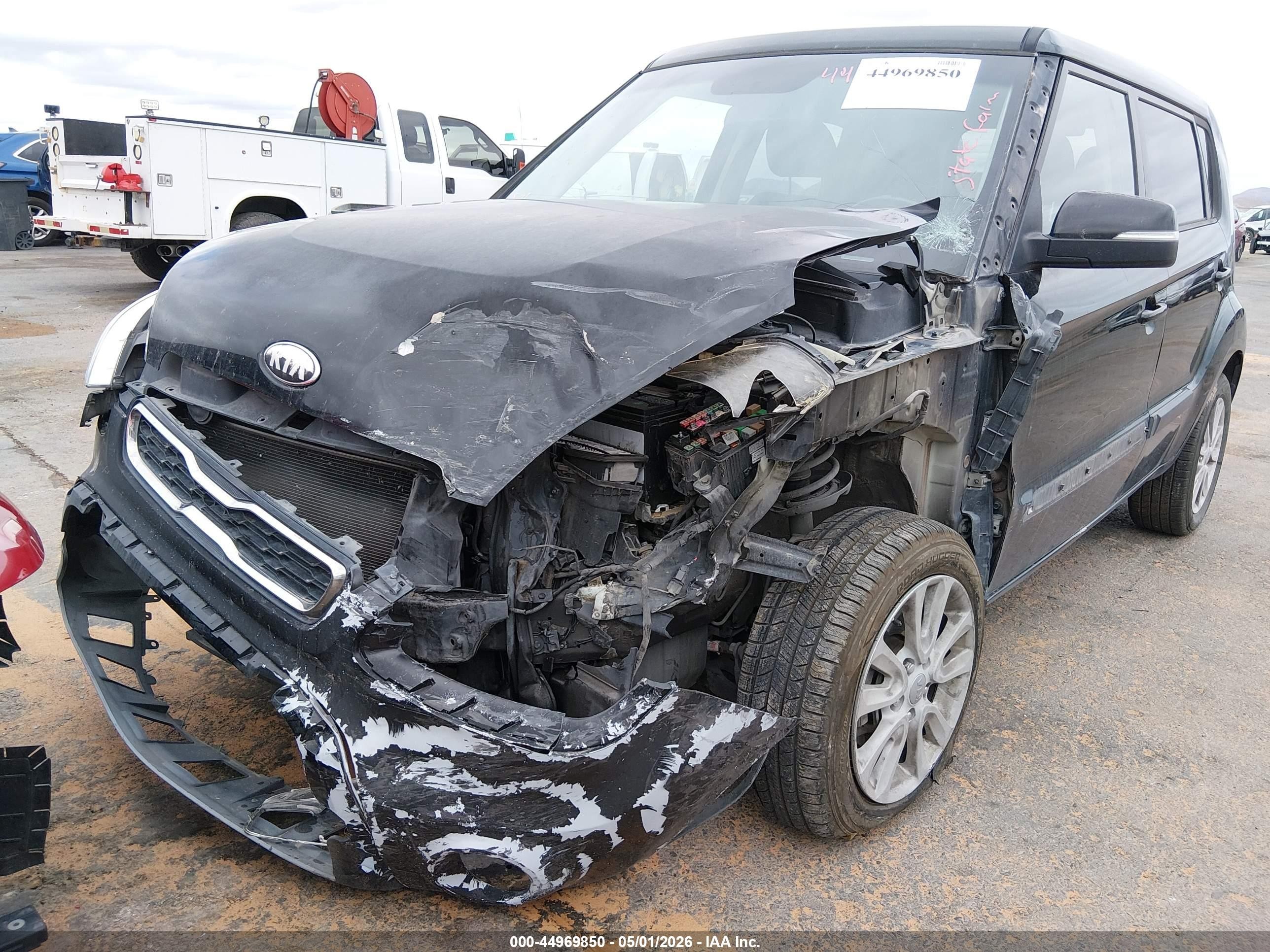 2013 Kia Soul + Black vin: KNDJT2A67D7583349