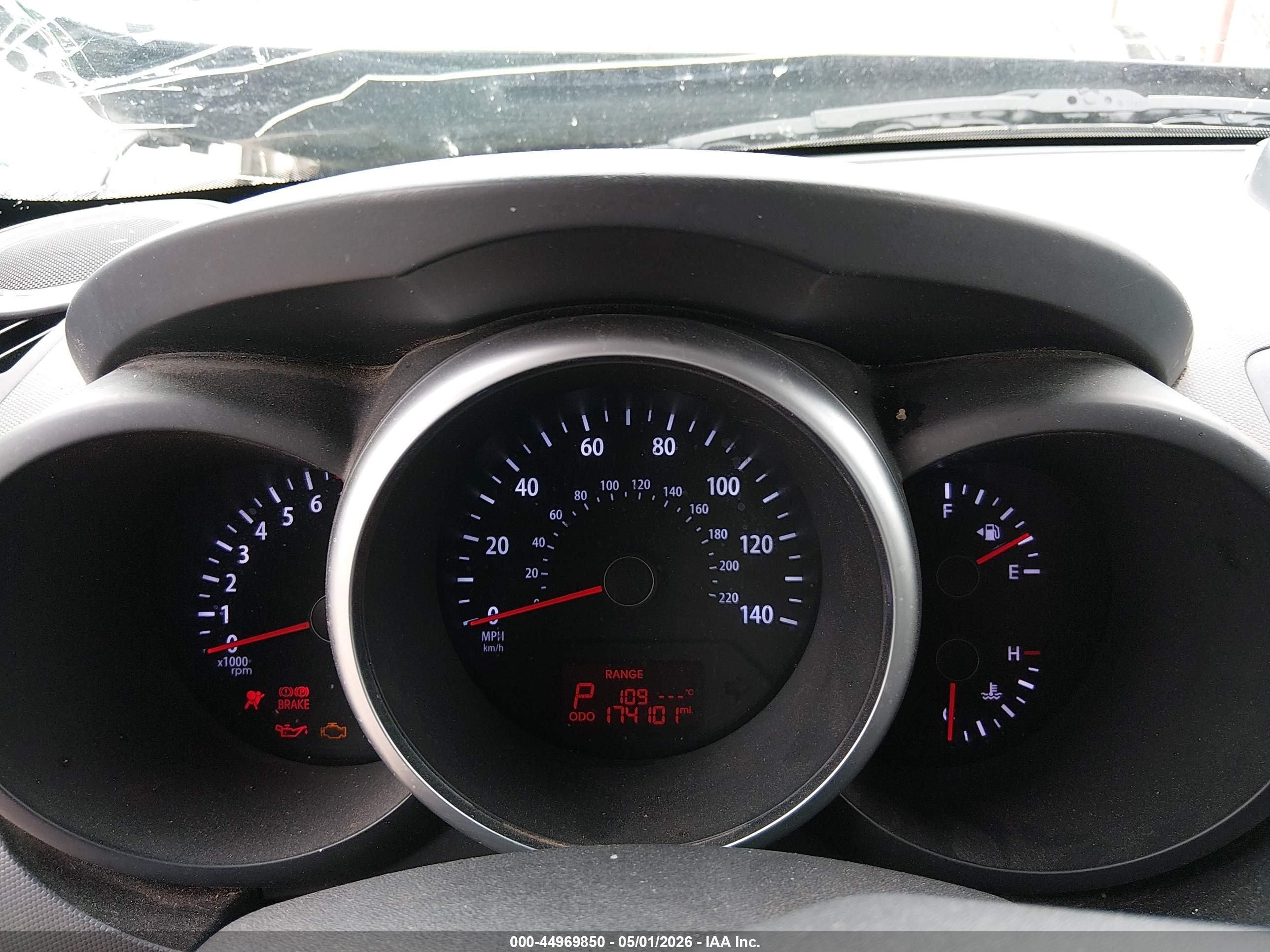 2013 Kia Soul + Black vin: KNDJT2A67D7583349