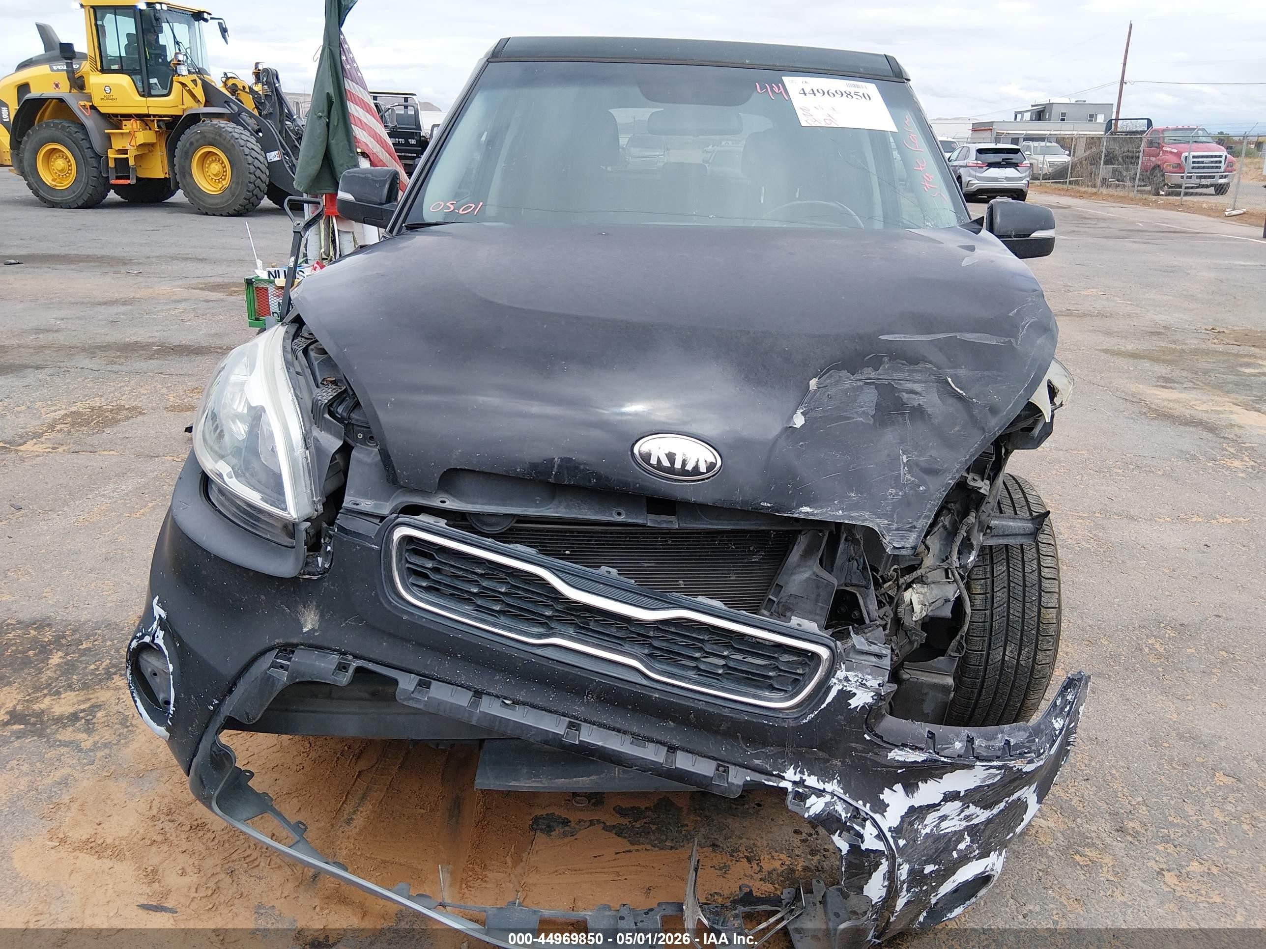 2013 Kia Soul + Black vin: KNDJT2A67D7583349