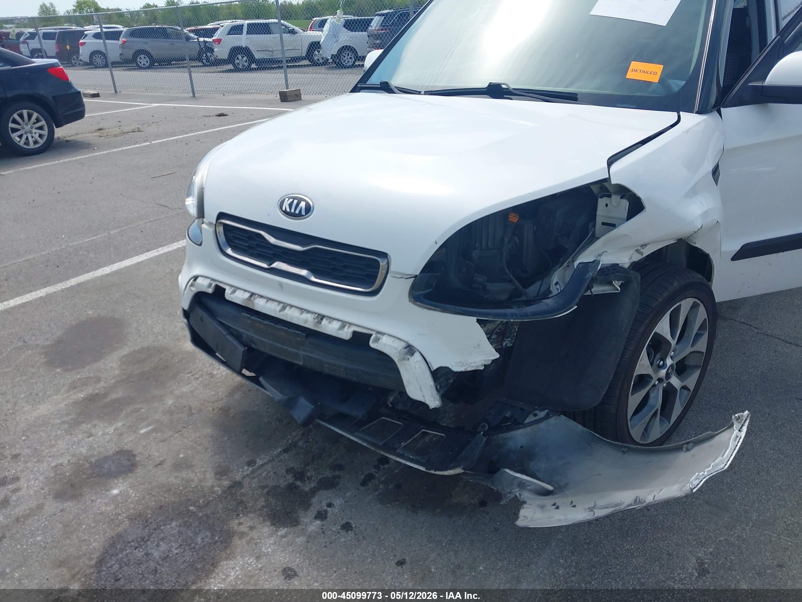 2013 Kia Soul ! White vin: KNDJT2A67D7583612