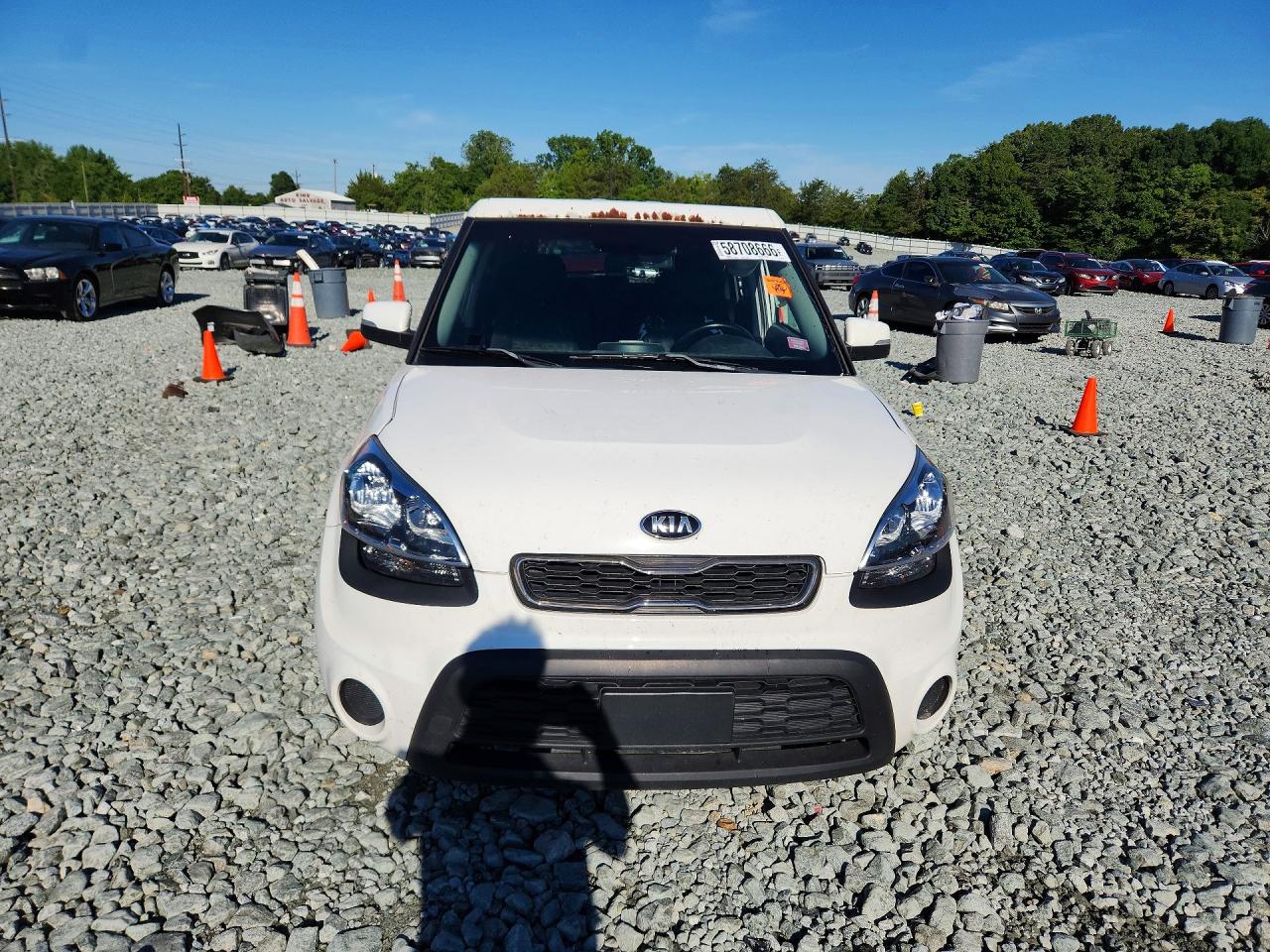 2013 Kia Soul + White vin: KNDJT2A67D7587403