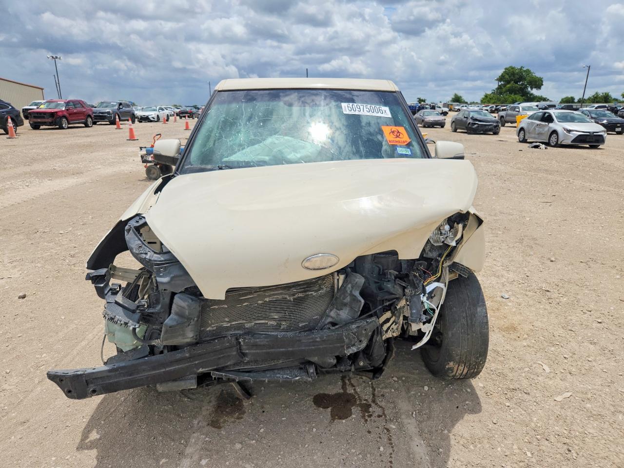 2013 Kia Soul + Бежевый vin: KNDJT2A67D7756397