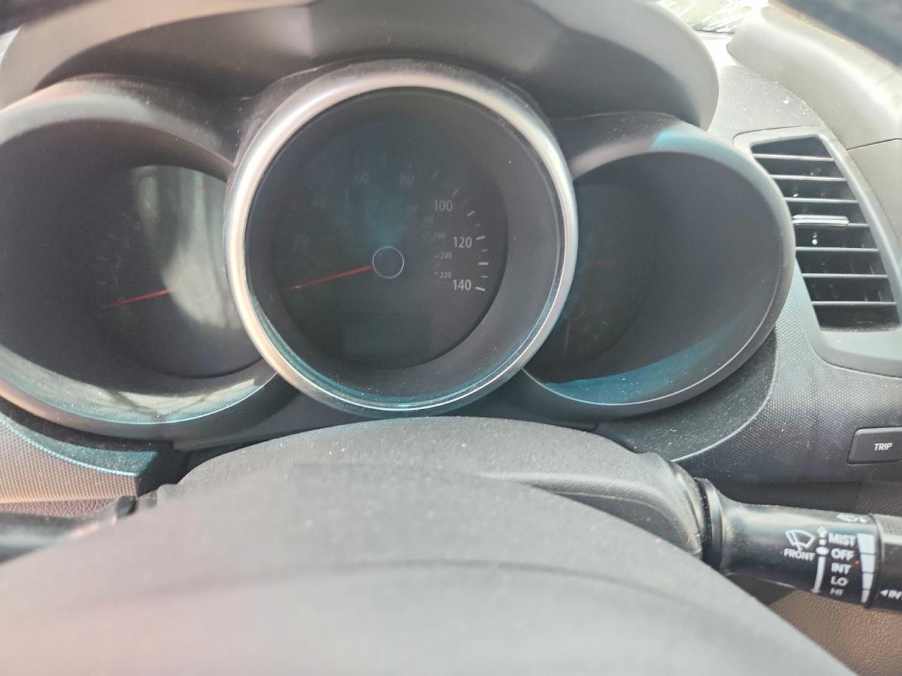 2013 Kia Soul + Бежевый vin: KNDJT2A67D7756397