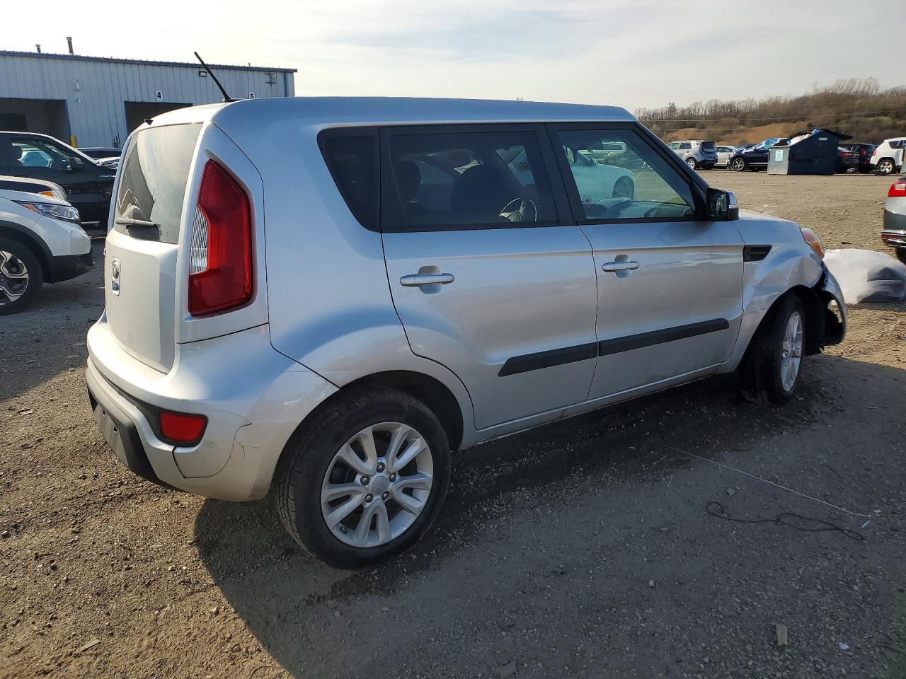 2013 Kia Soul + Silver vin: KNDJT2A67D7761132
