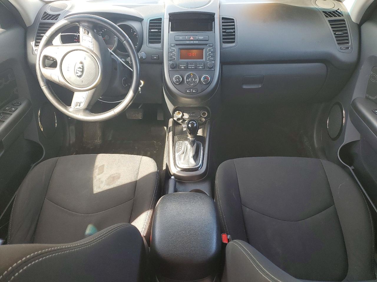 2013 Kia Soul + Silver vin: KNDJT2A67D7761132
