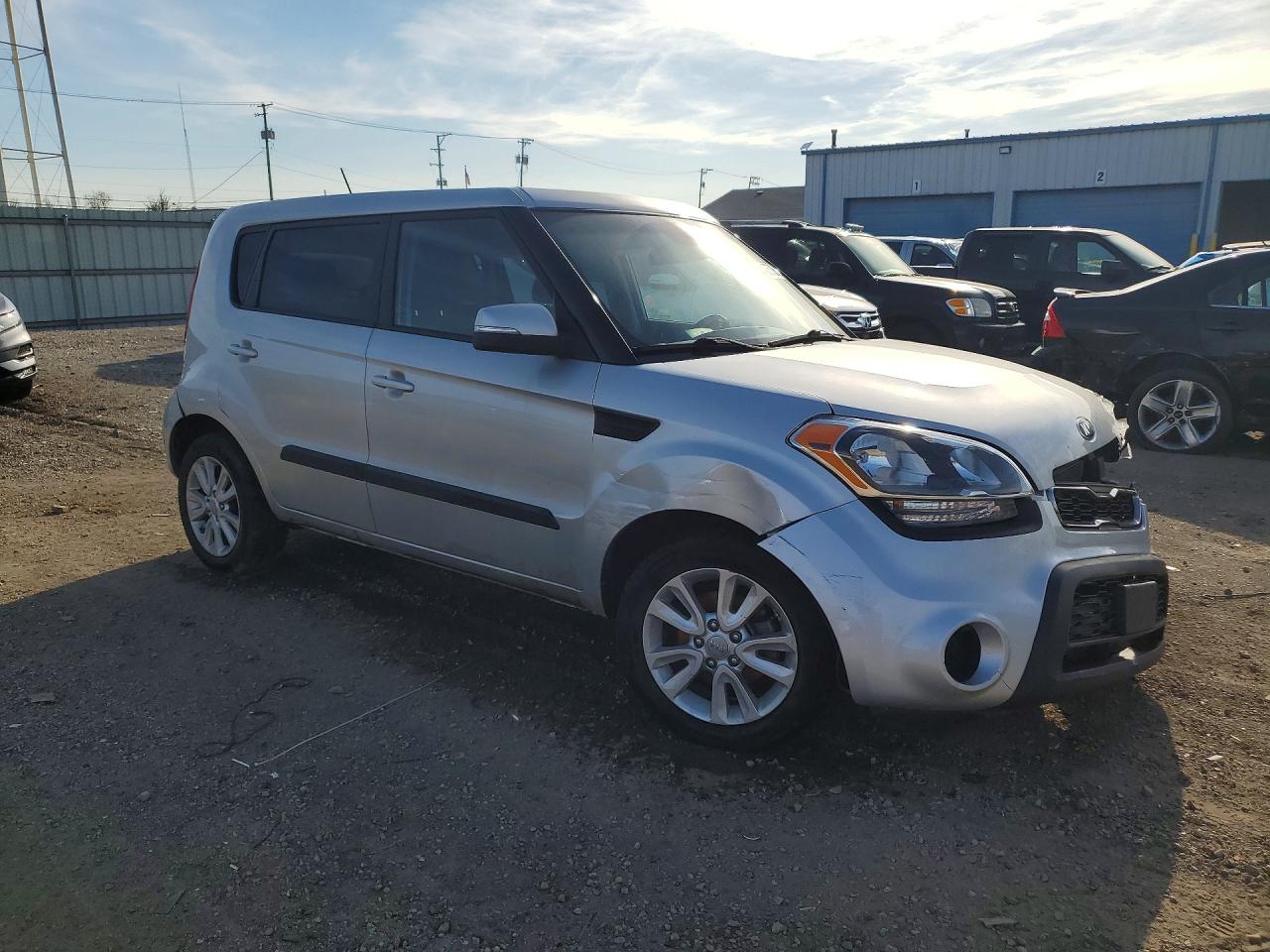 2013 Kia Soul + Silver vin: KNDJT2A67D7761132