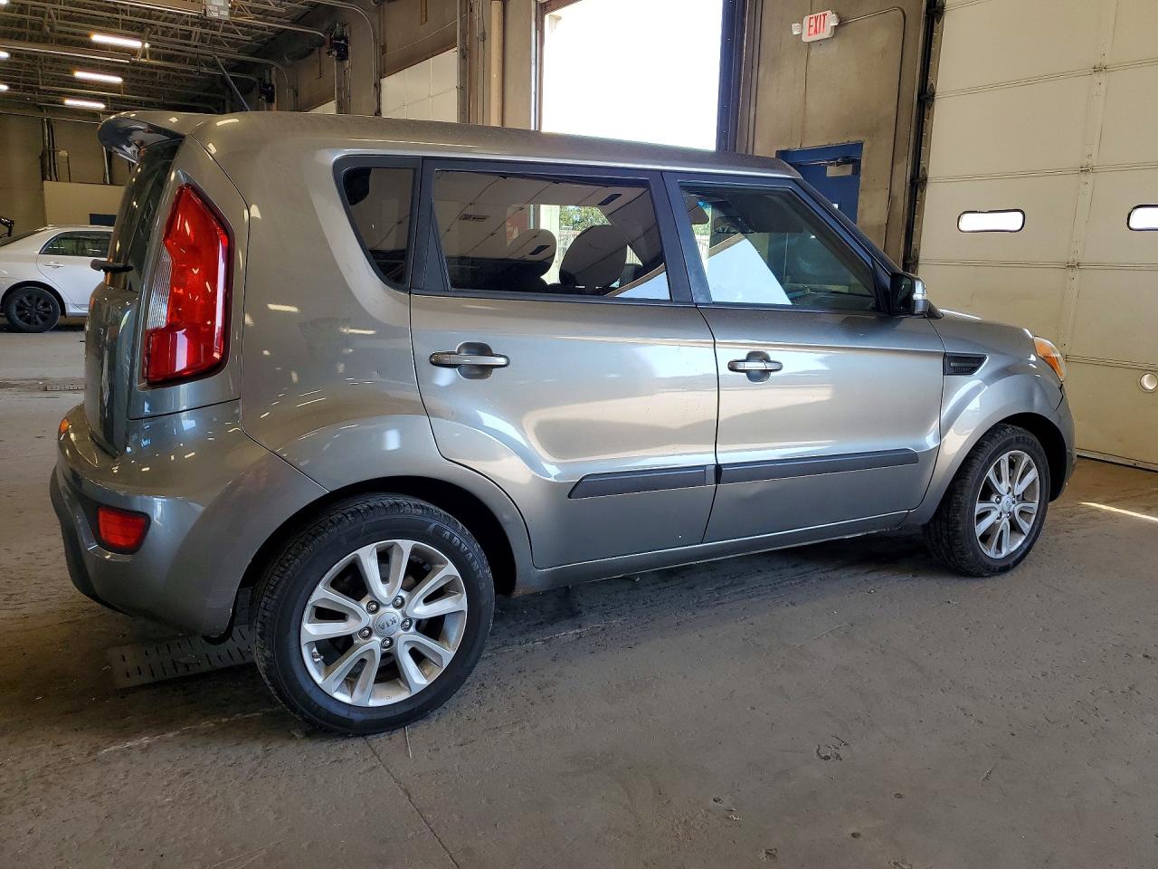 2012 Kia Soul + Gray vin: KNDJT2A68C7353396
