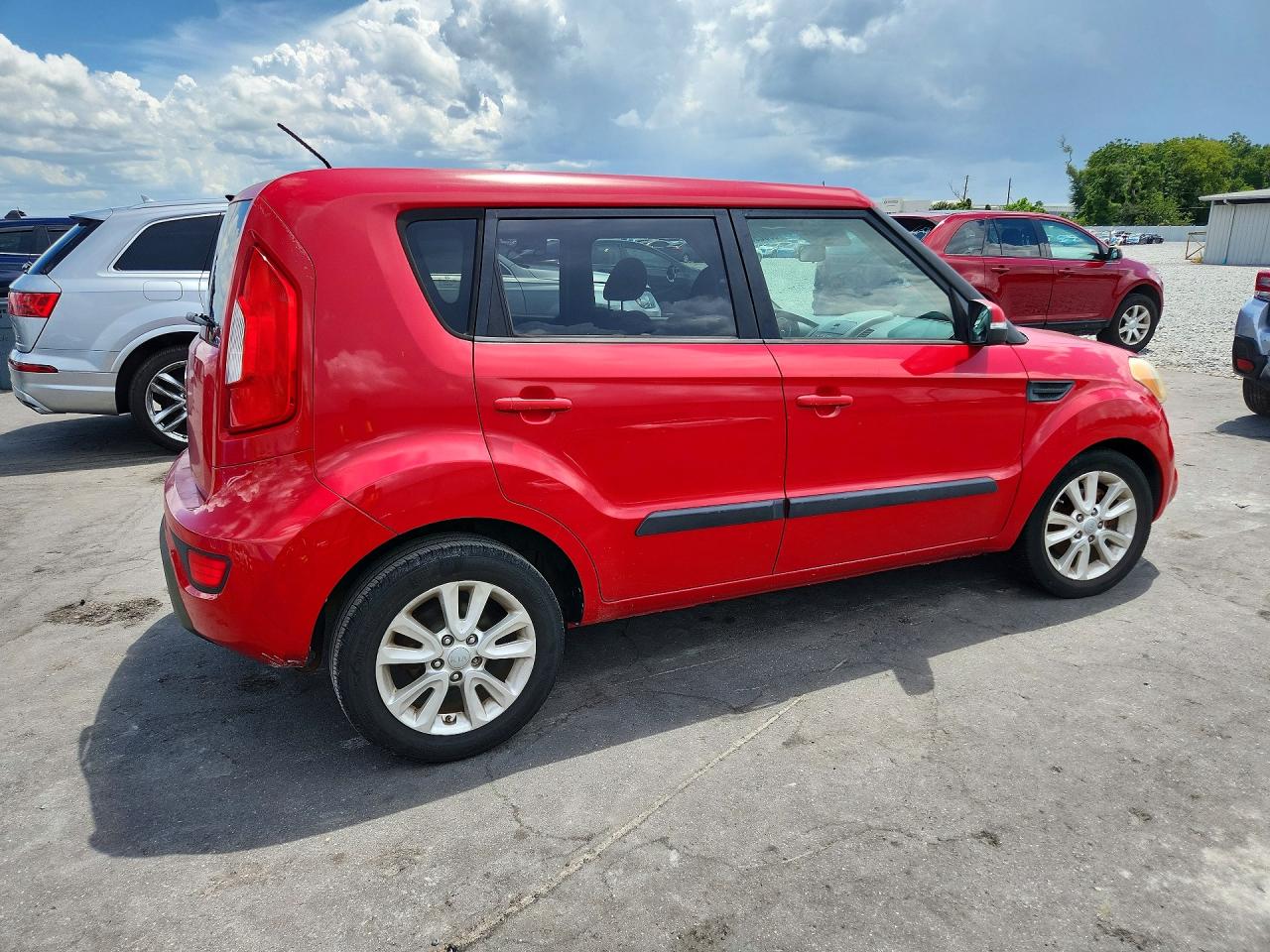 2012 Kia Soul + Red vin: KNDJT2A68C7391081