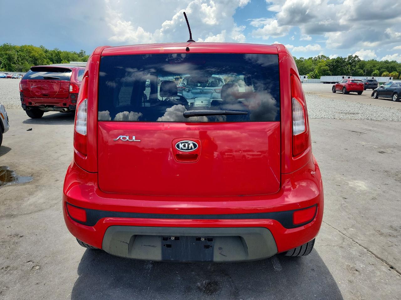 2012 Kia Soul + Red vin: KNDJT2A68C7391081