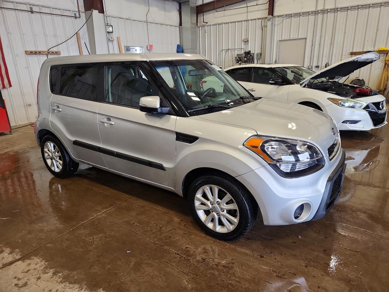 2012 Kia Soul + Silver vin: KNDJT2A68C7405013