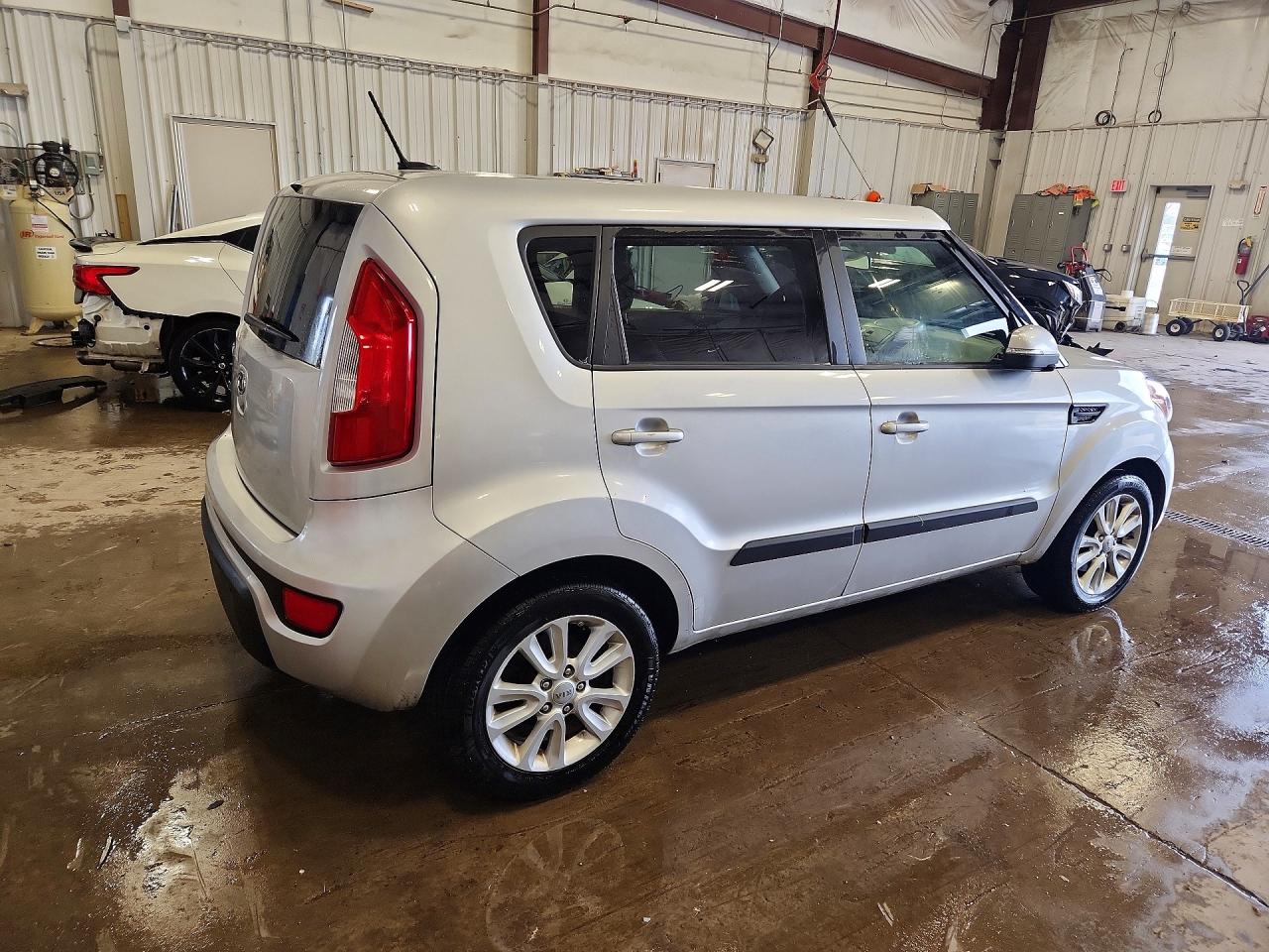2012 Kia Soul + Silver vin: KNDJT2A68C7405013