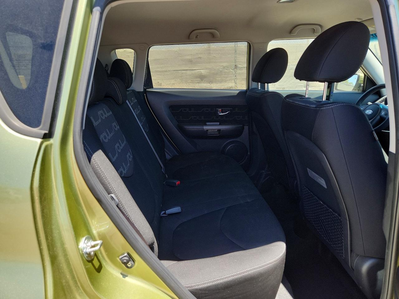 2012 Kia Soul + Green vin: KNDJT2A68C7421289