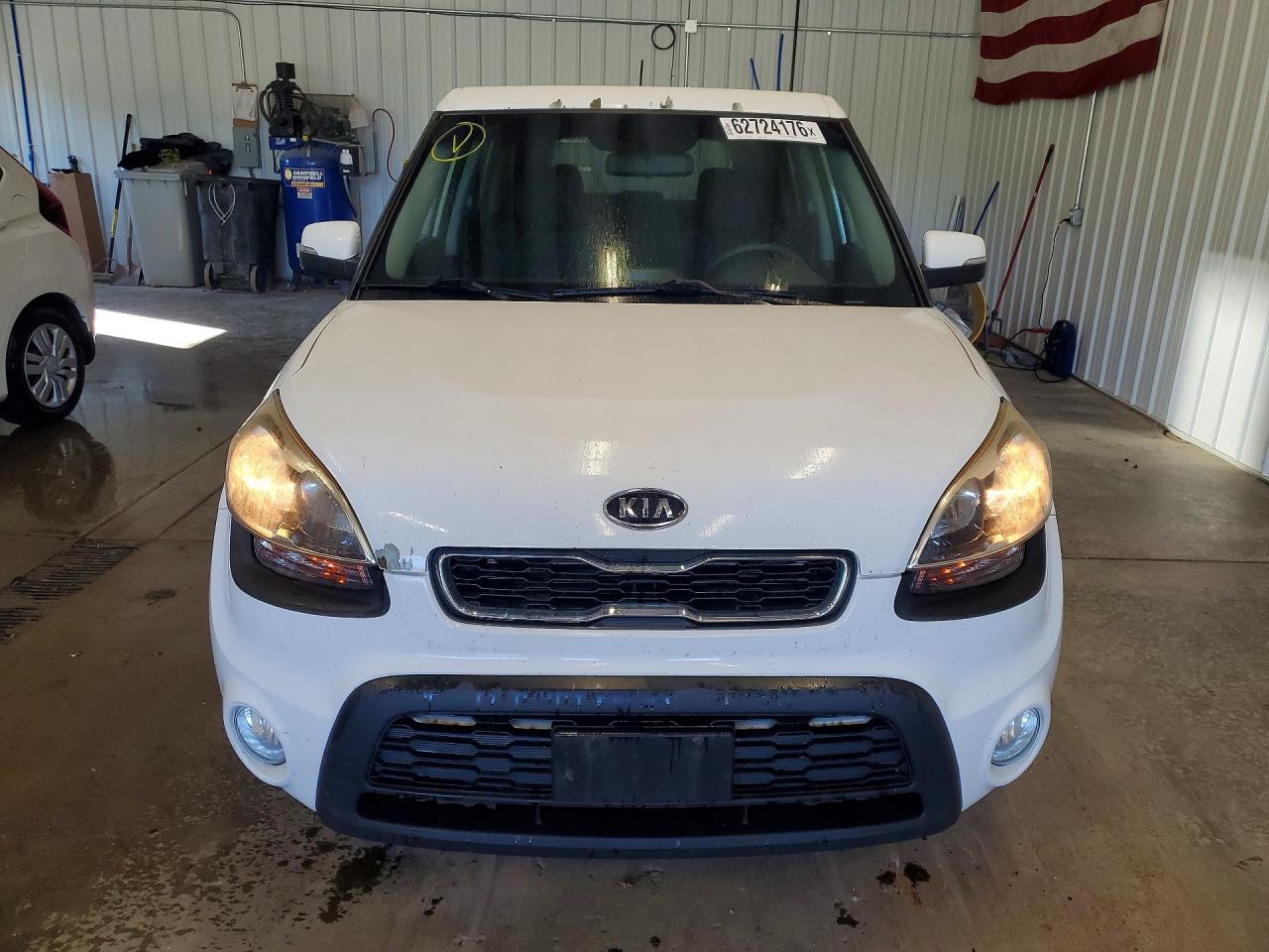 2012 Kia Soul + White vin: KNDJT2A68C7426413
