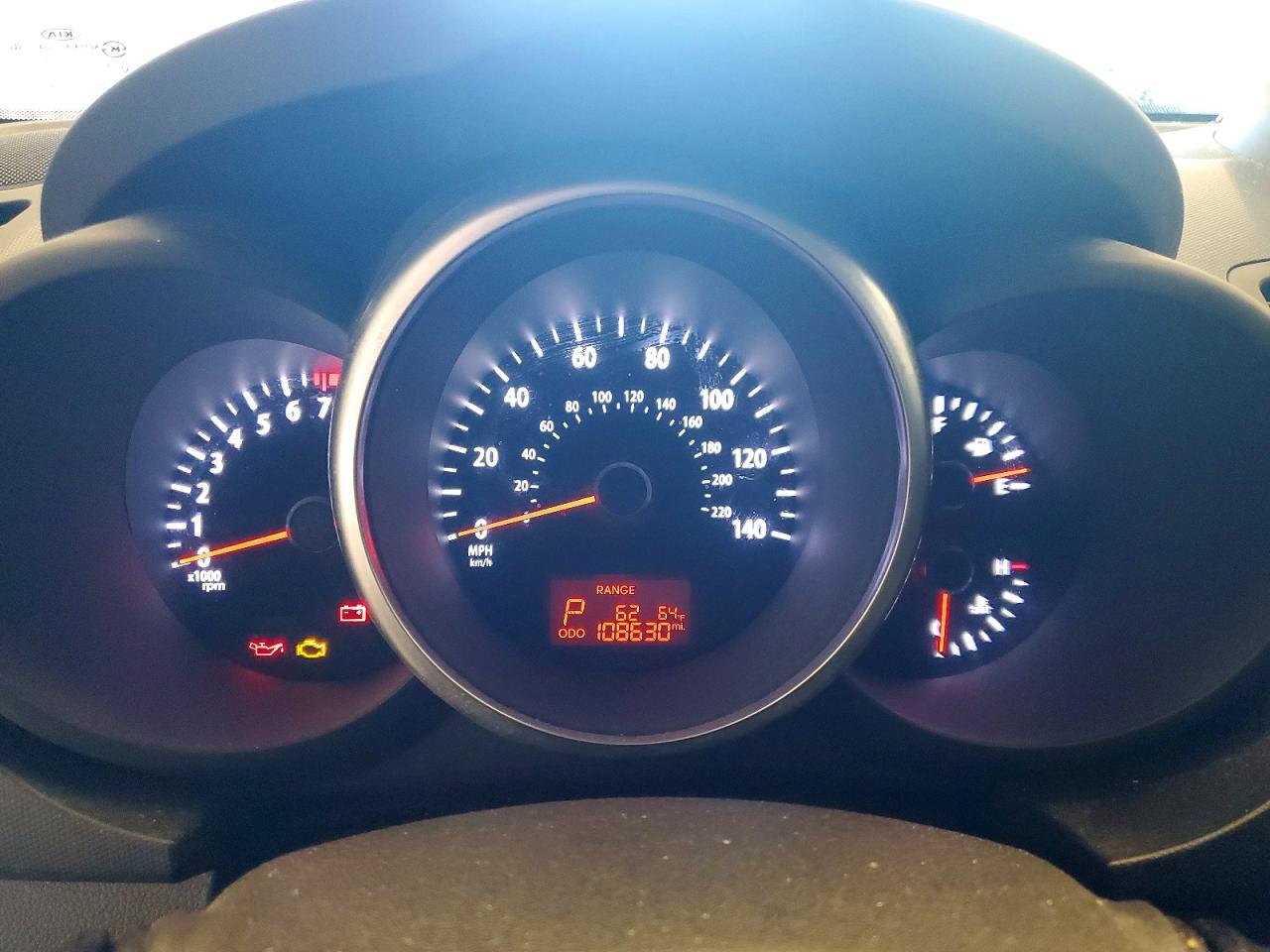 2012 Kia Soul + White vin: KNDJT2A68C7426413