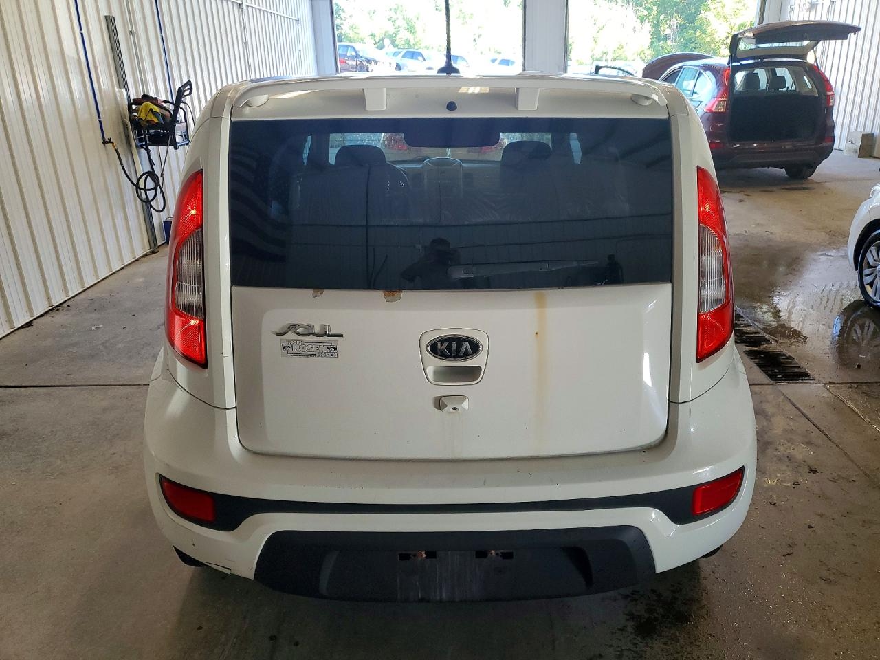 2012 Kia Soul + White vin: KNDJT2A68C7426413