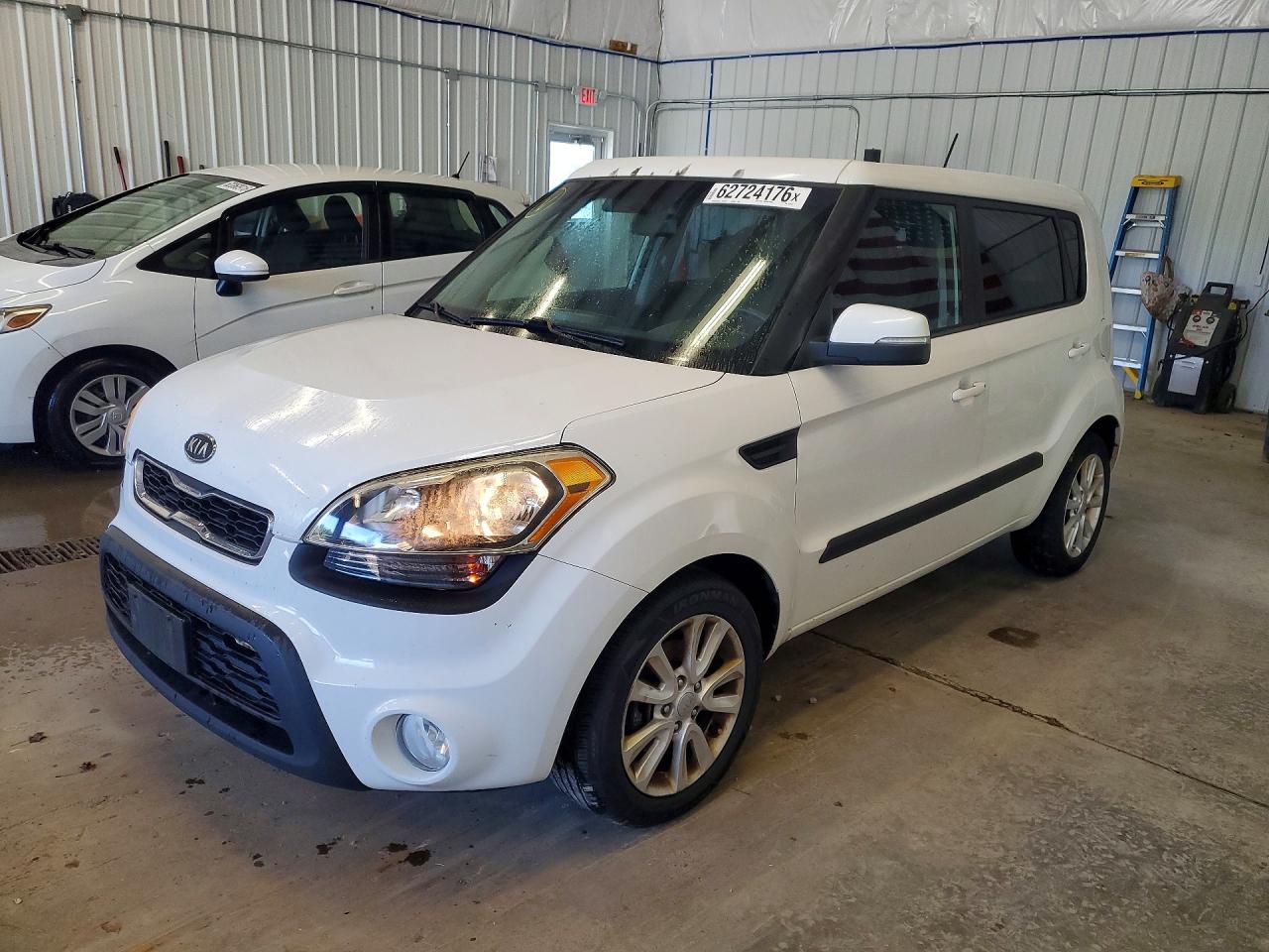 2012 Kia Soul + White vin: KNDJT2A68C7426413