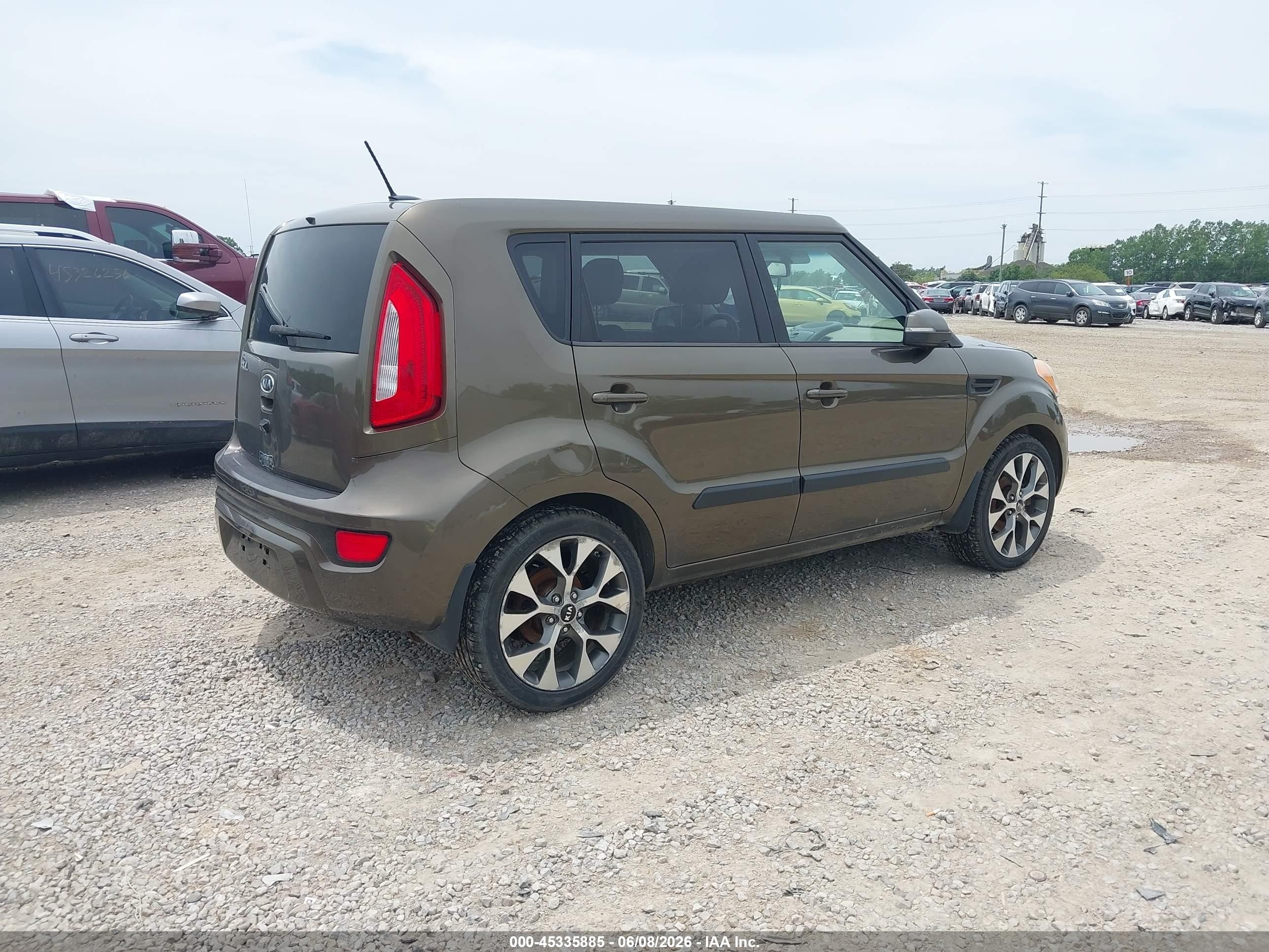 2012 Kia Soul ! Green vin: KNDJT2A68C7428081