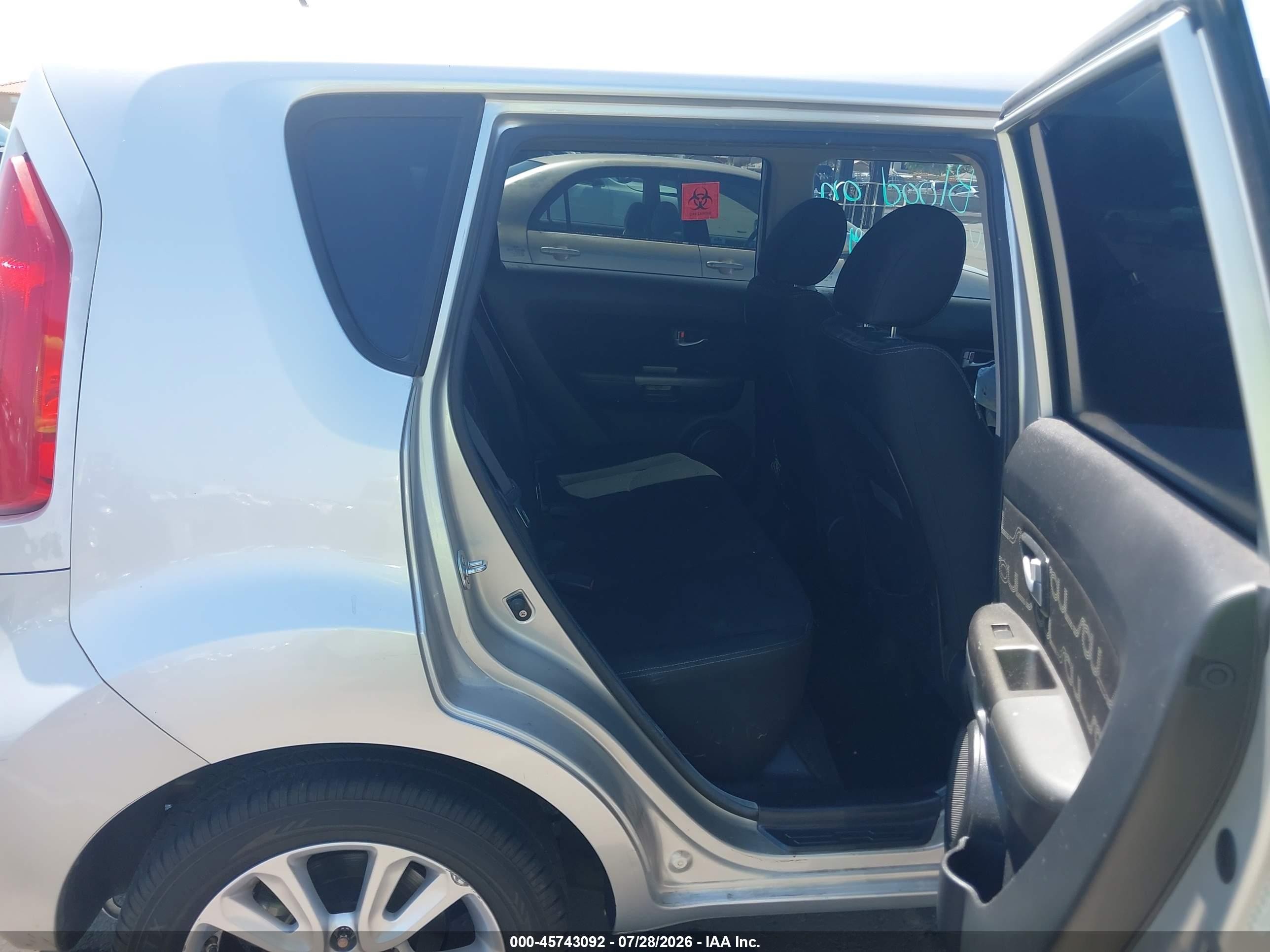 2012 Kia Soul + Silver vin: KNDJT2A68C7441252