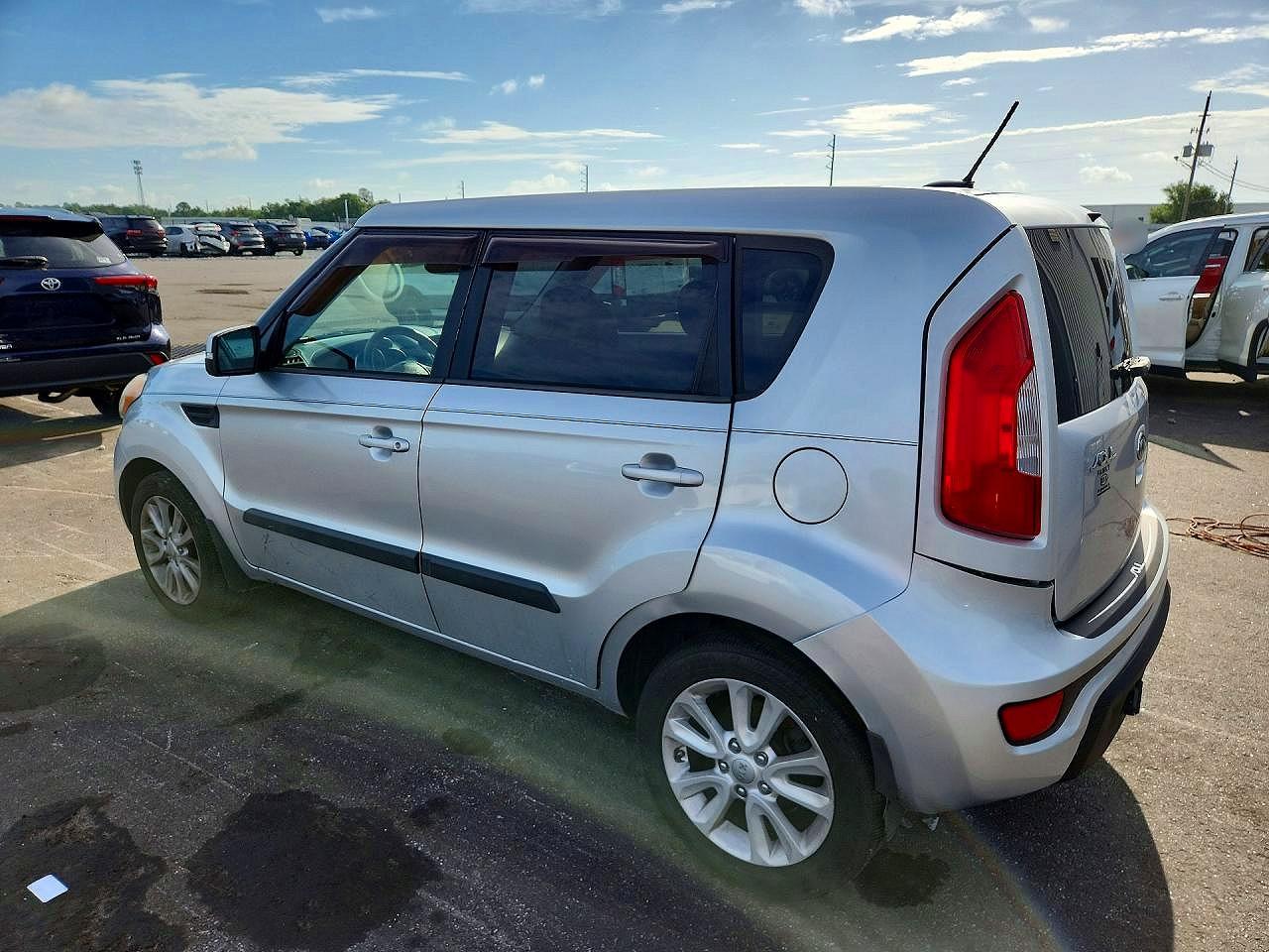 2012 Kia Soul + Silver vin: KNDJT2A68C7456673