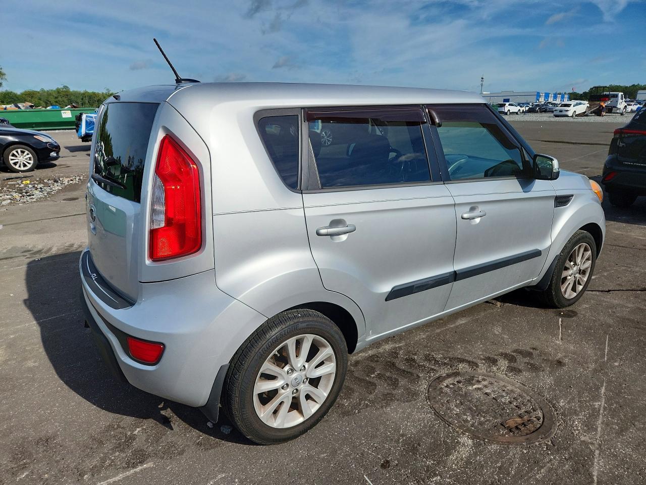 2012 Kia Soul + Silver vin: KNDJT2A68C7456673