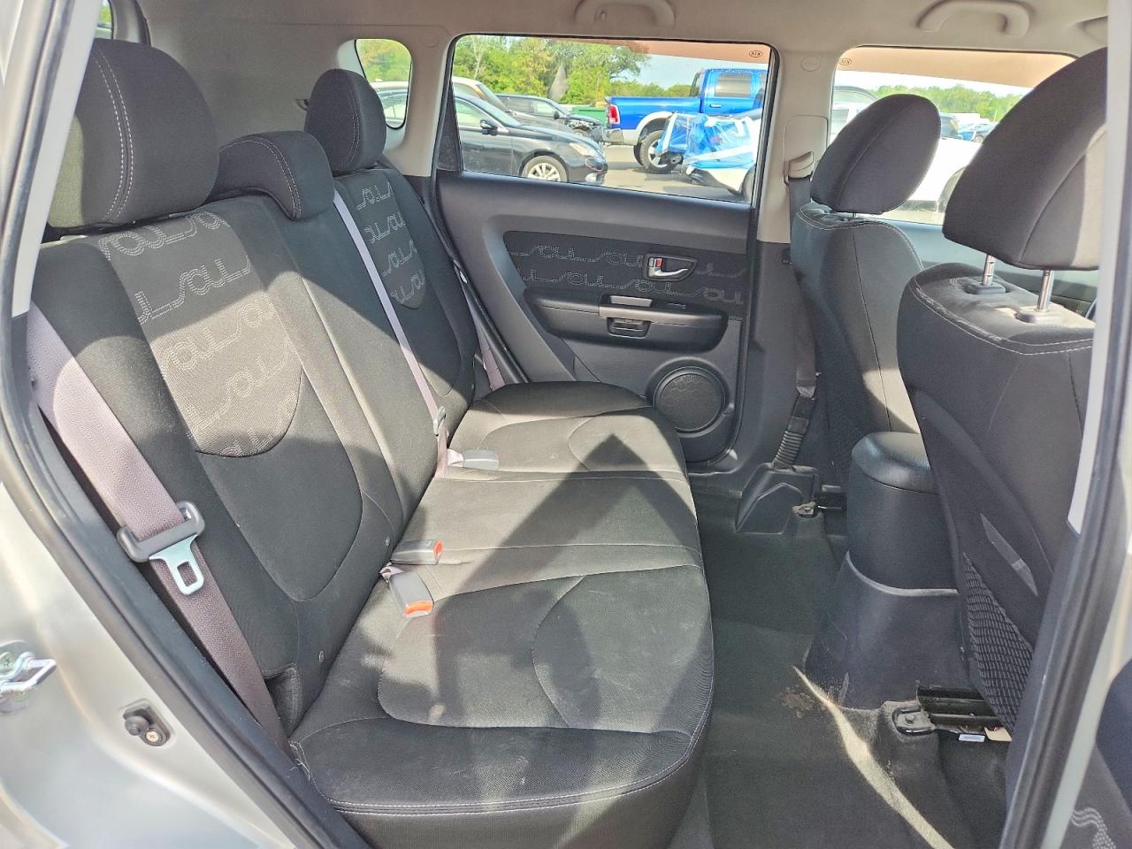 2012 Kia Soul + Silver vin: KNDJT2A68C7456673
