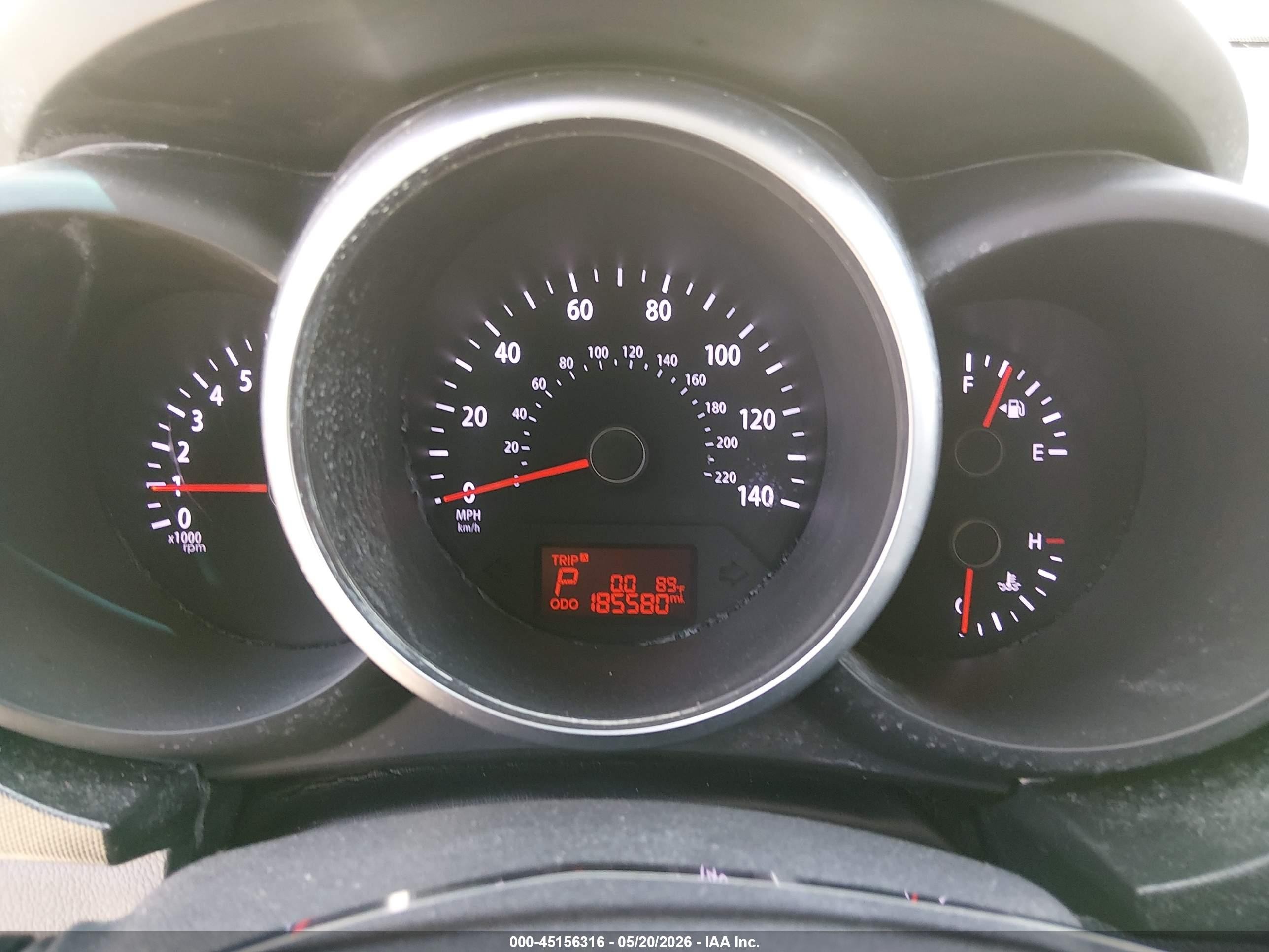 2012 Kia Soul + White vin: KNDJT2A68C7464451