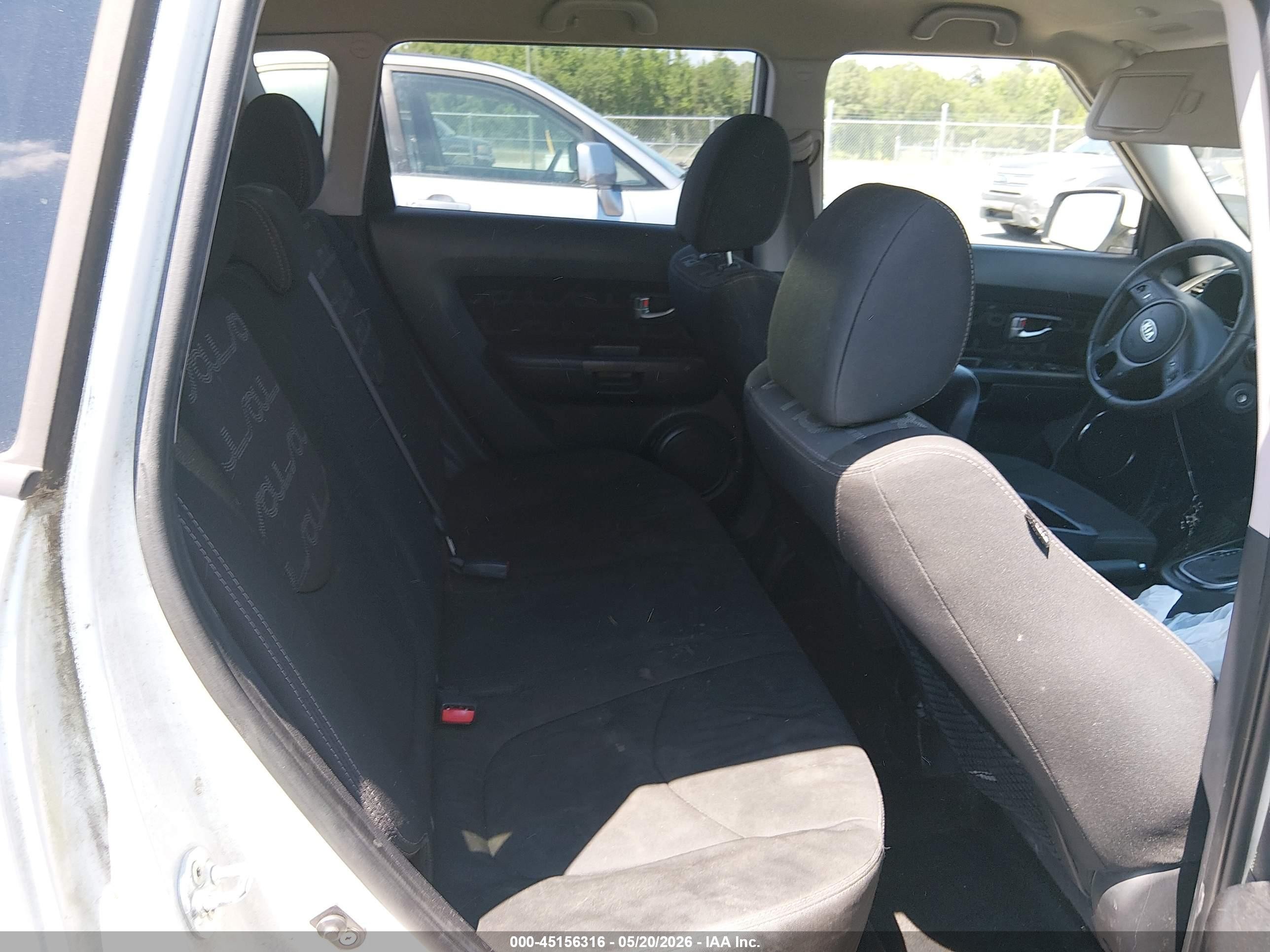 2012 Kia Soul + White vin: KNDJT2A68C7464451