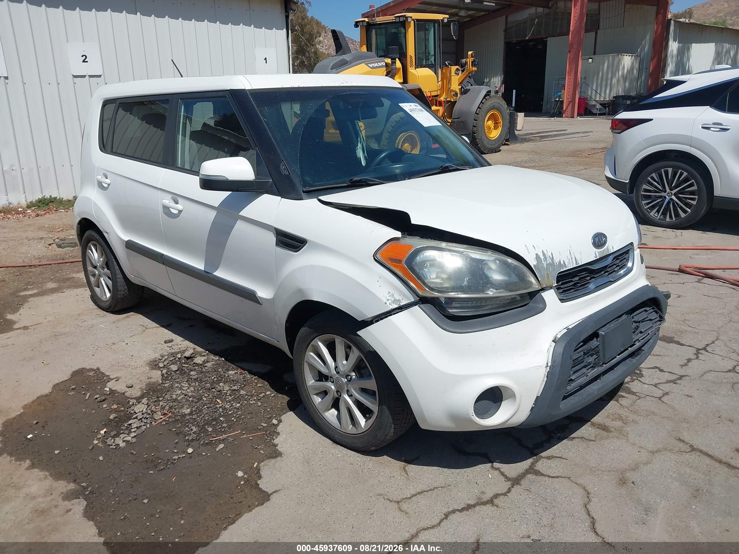 2012 Kia Soul + White vin: KNDJT2A68C7465308