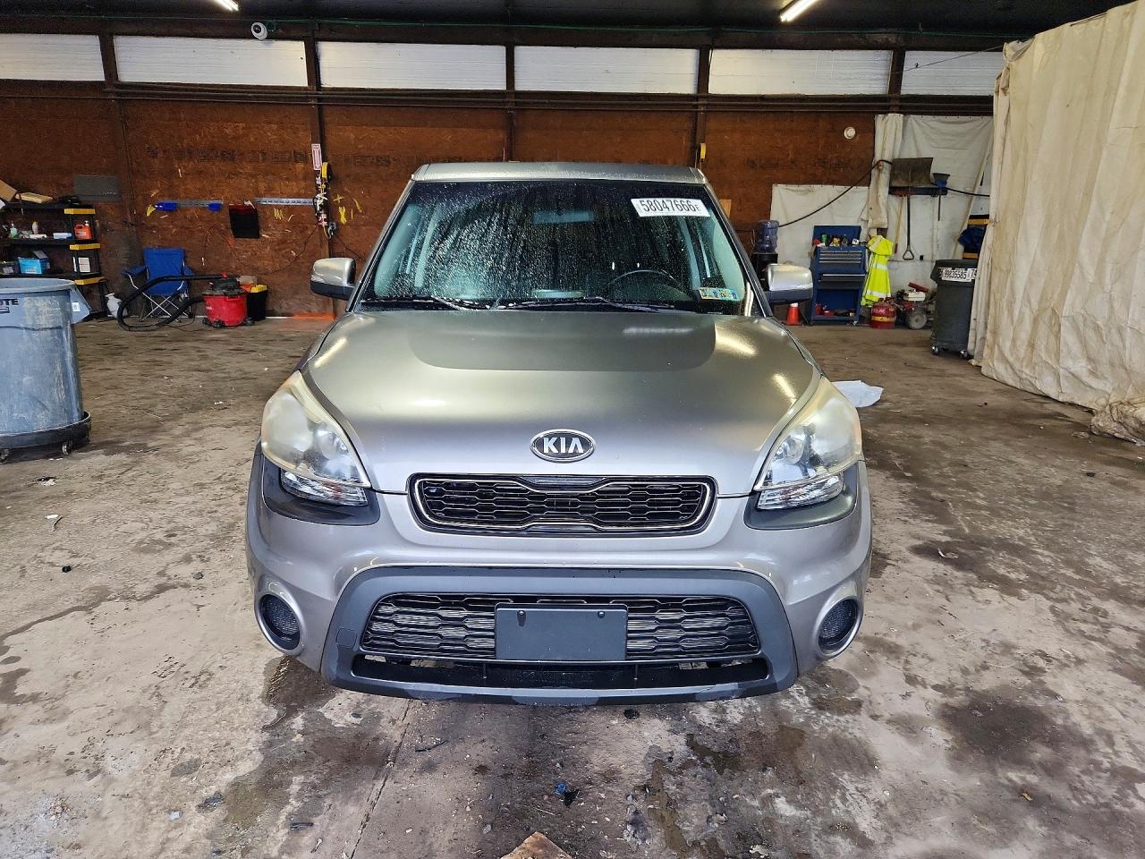2013 Kia Soul + Green vin: KNDJT2A68D7499430