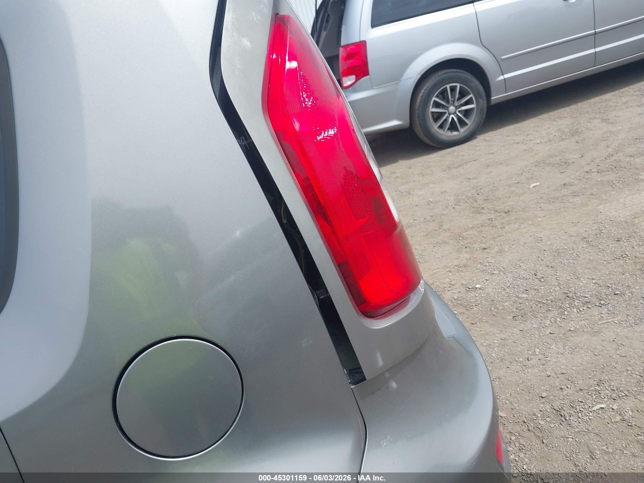 2013 Kia Soul + Gray vin: KNDJT2A68D7510054