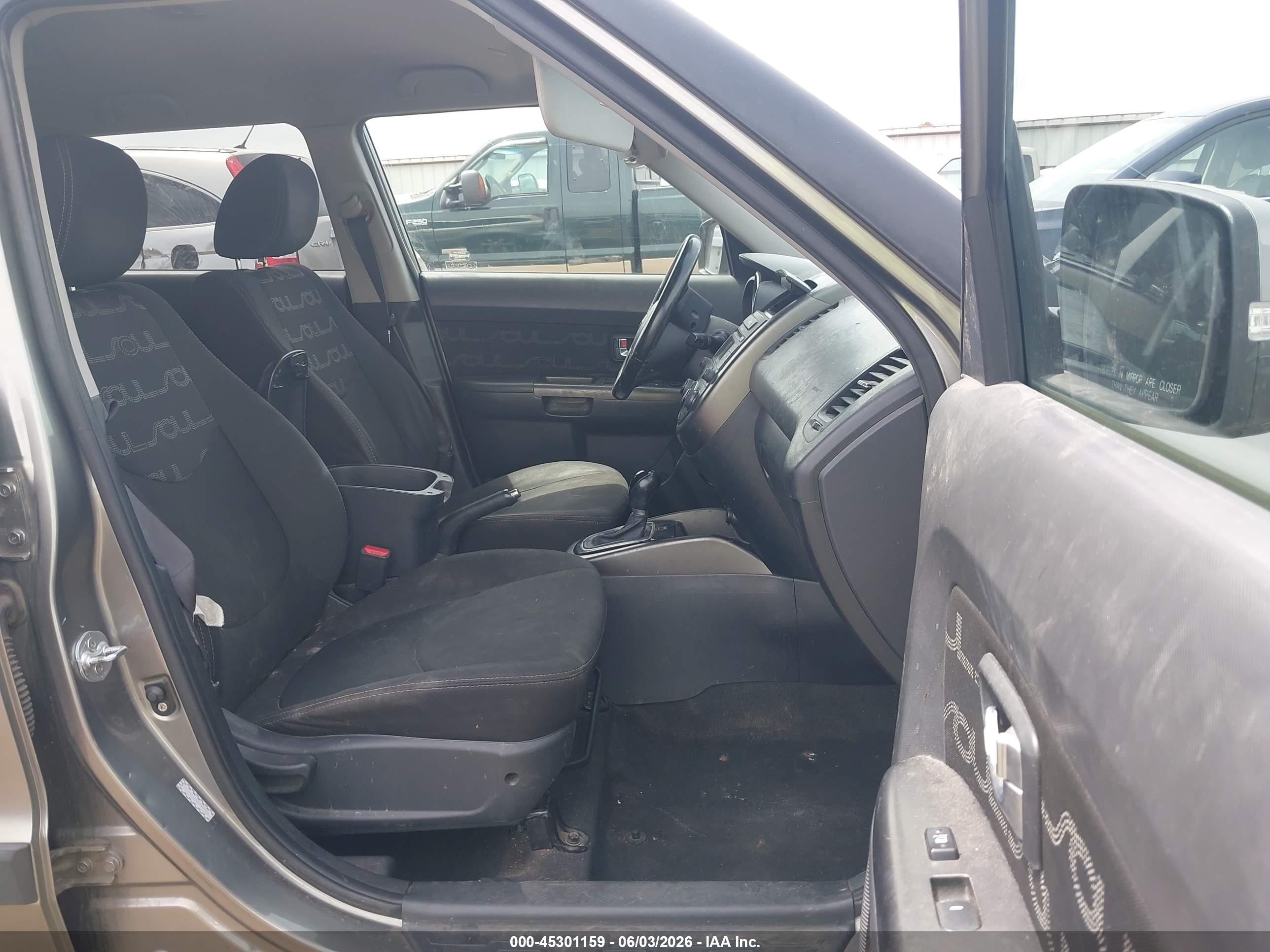 2013 Kia Soul + Gray vin: KNDJT2A68D7510054