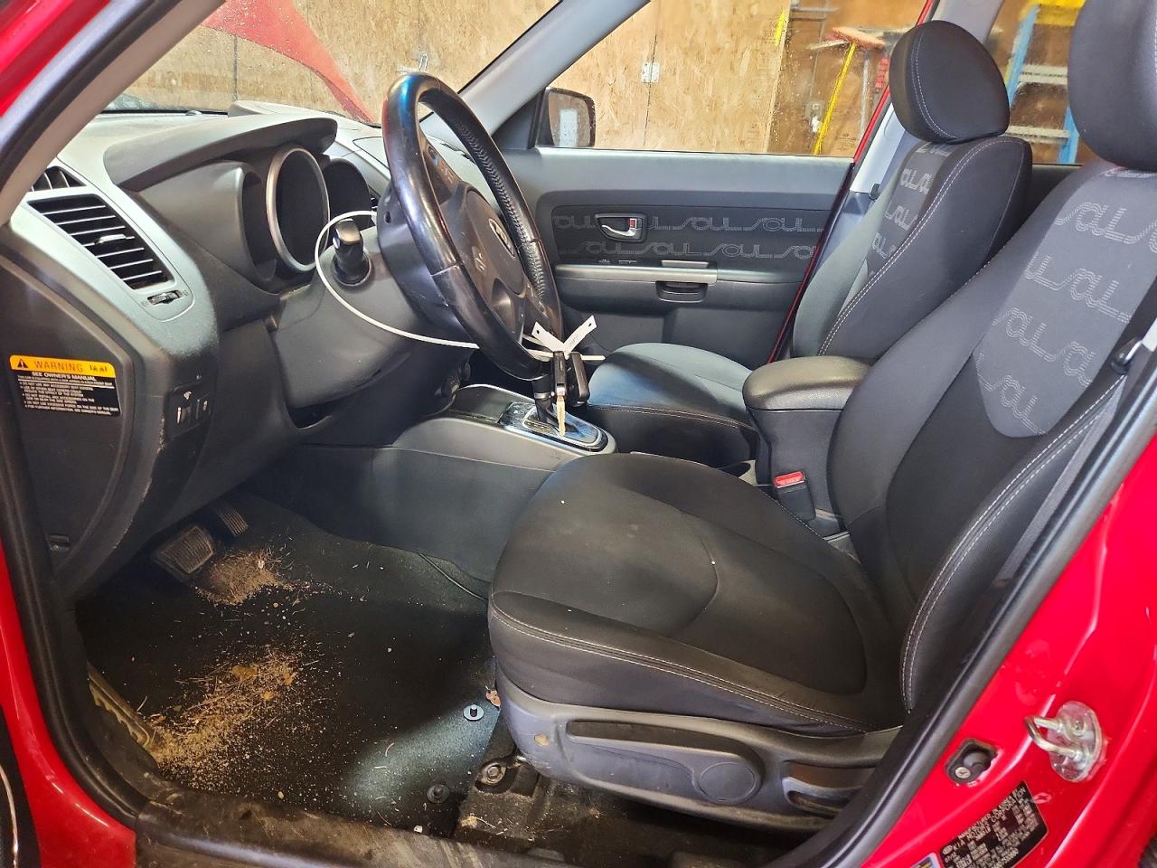 2013 Kia Soul + Red vin: KNDJT2A68D7510880