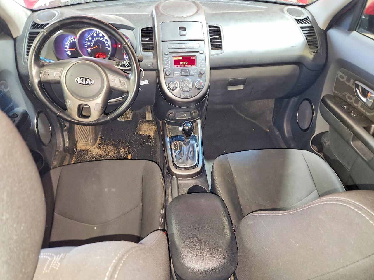 2013 Kia Soul + Red vin: KNDJT2A68D7510880