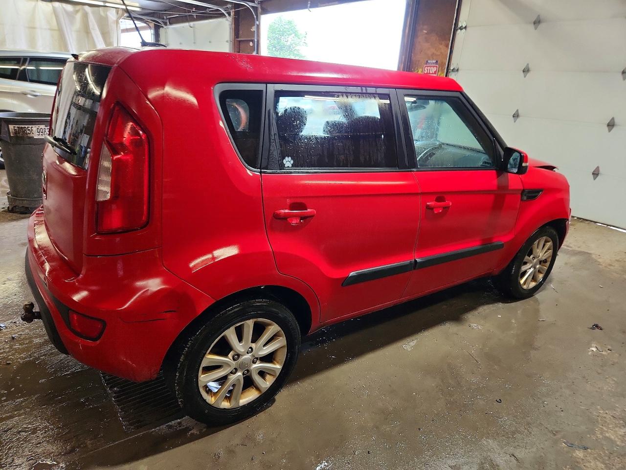 2013 Kia Soul + Red vin: KNDJT2A68D7510880