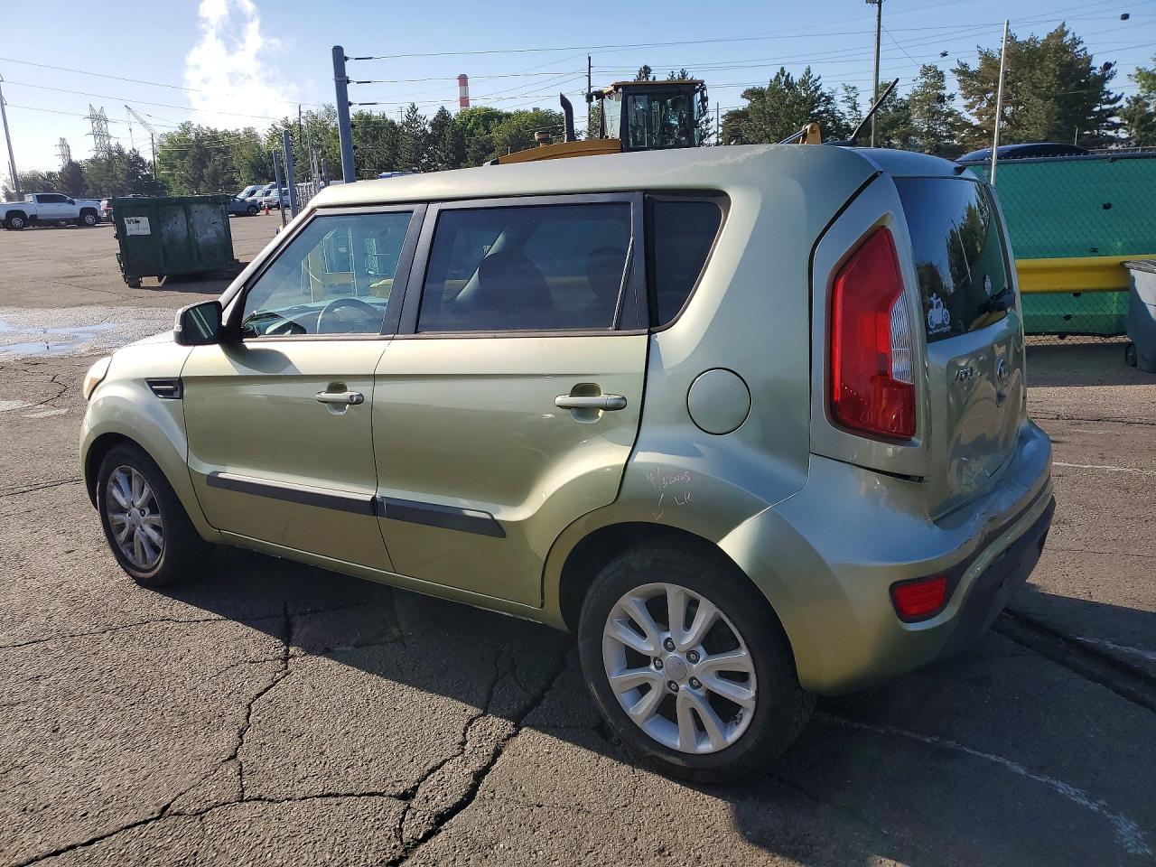 2013 Kia Soul + Green vin: KNDJT2A68D7514721