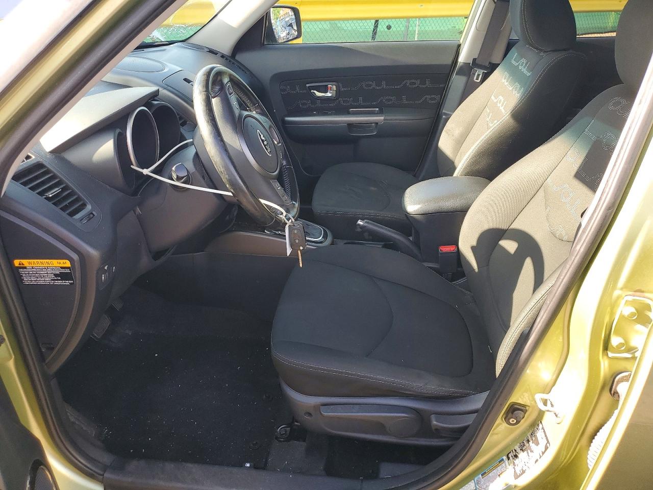 2013 Kia Soul + Green vin: KNDJT2A68D7514721