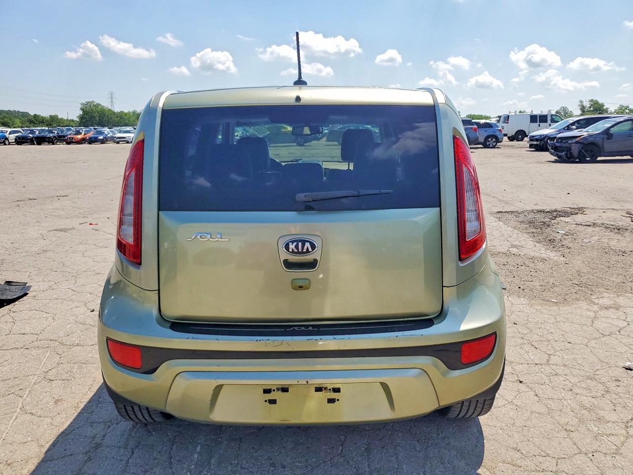 2013 Kia Soul ! Green vin: KNDJT2A68D7517991