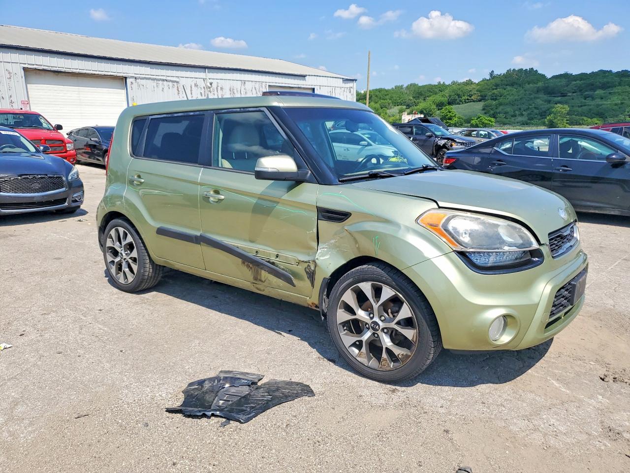2013 Kia Soul ! Green vin: KNDJT2A68D7517991
