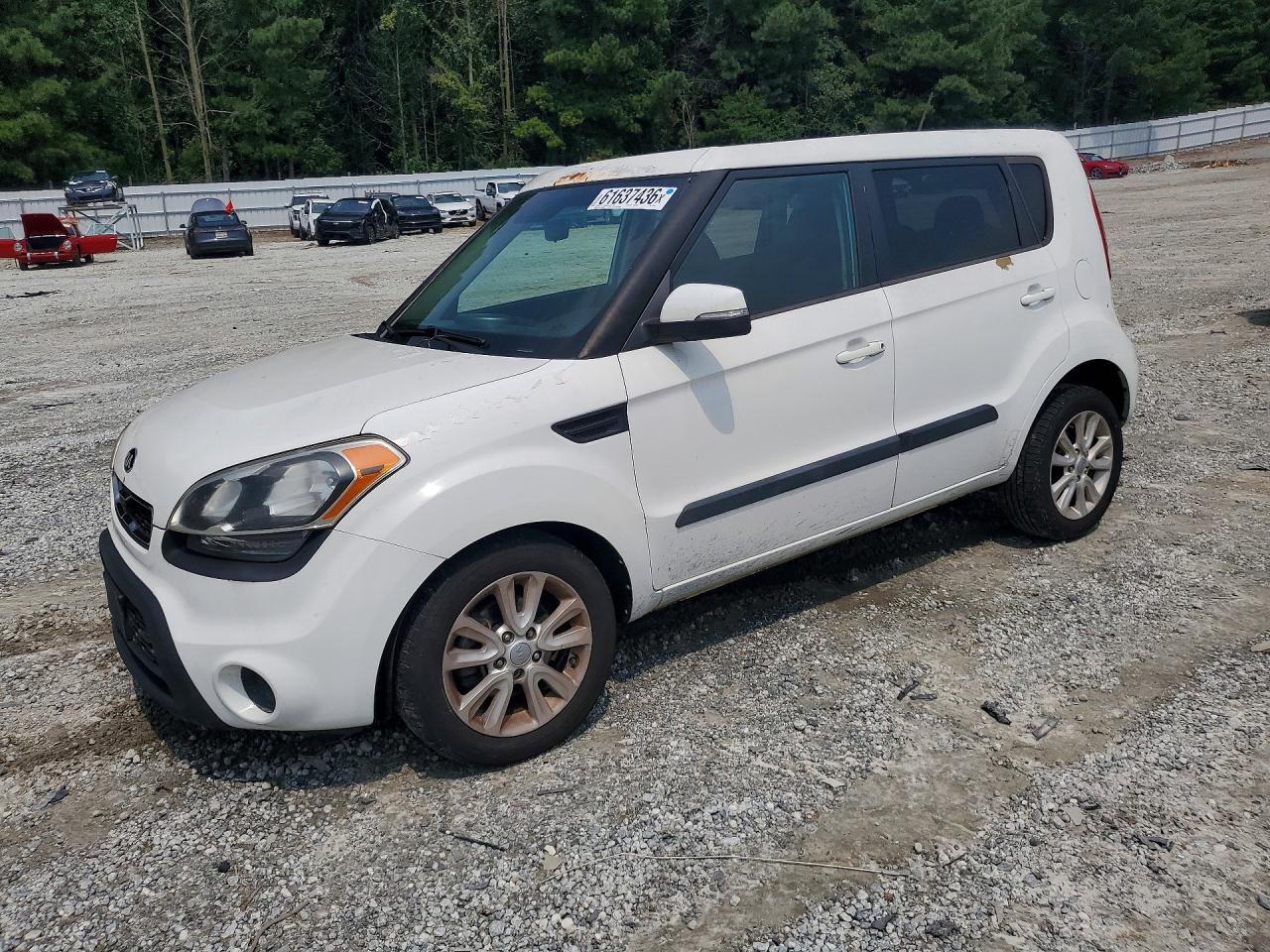 2013 Kia Soul + White vin: KNDJT2A68D7523452