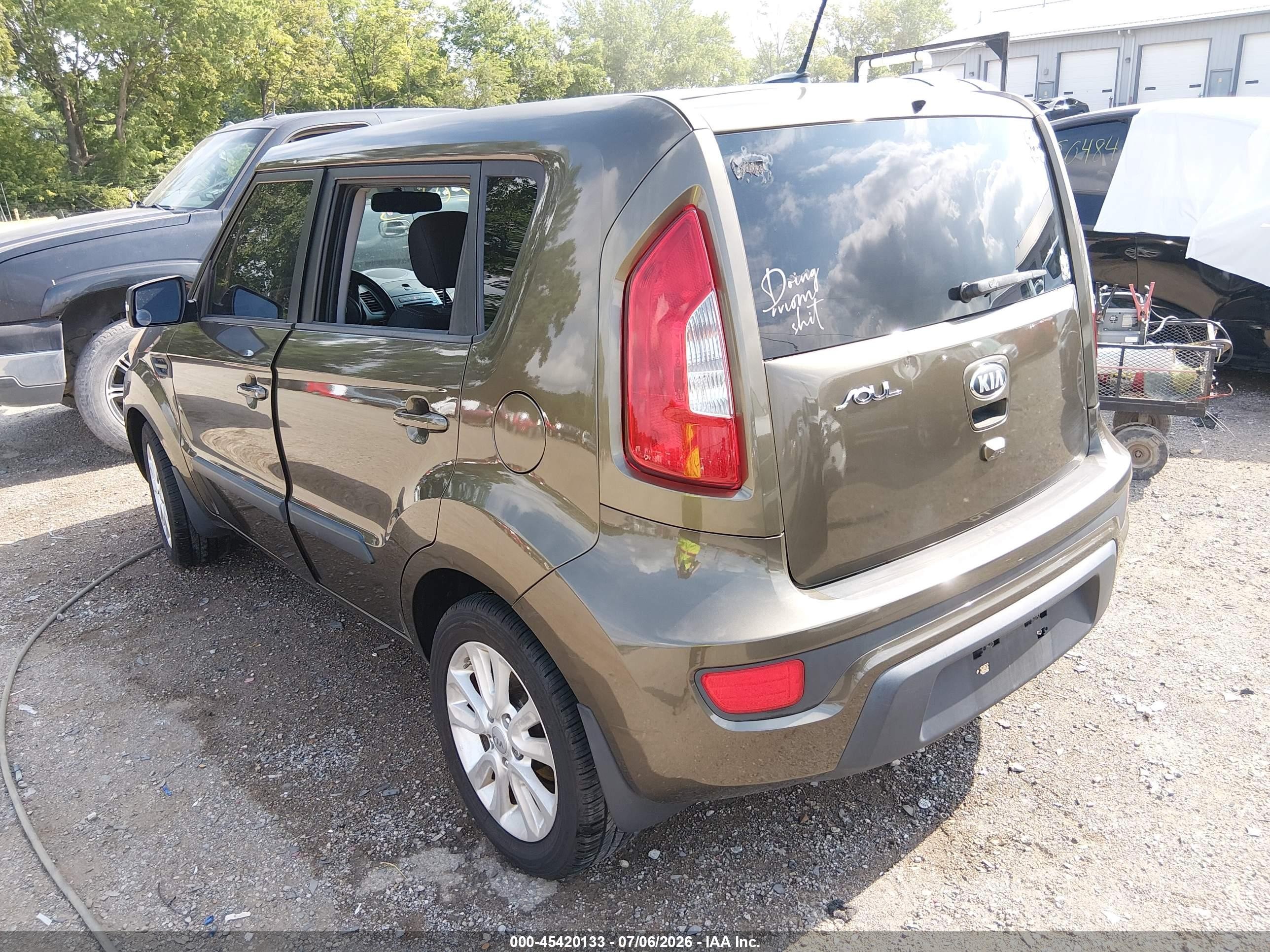 2013 Kia Soul + Gray vin: KNDJT2A68D7541644