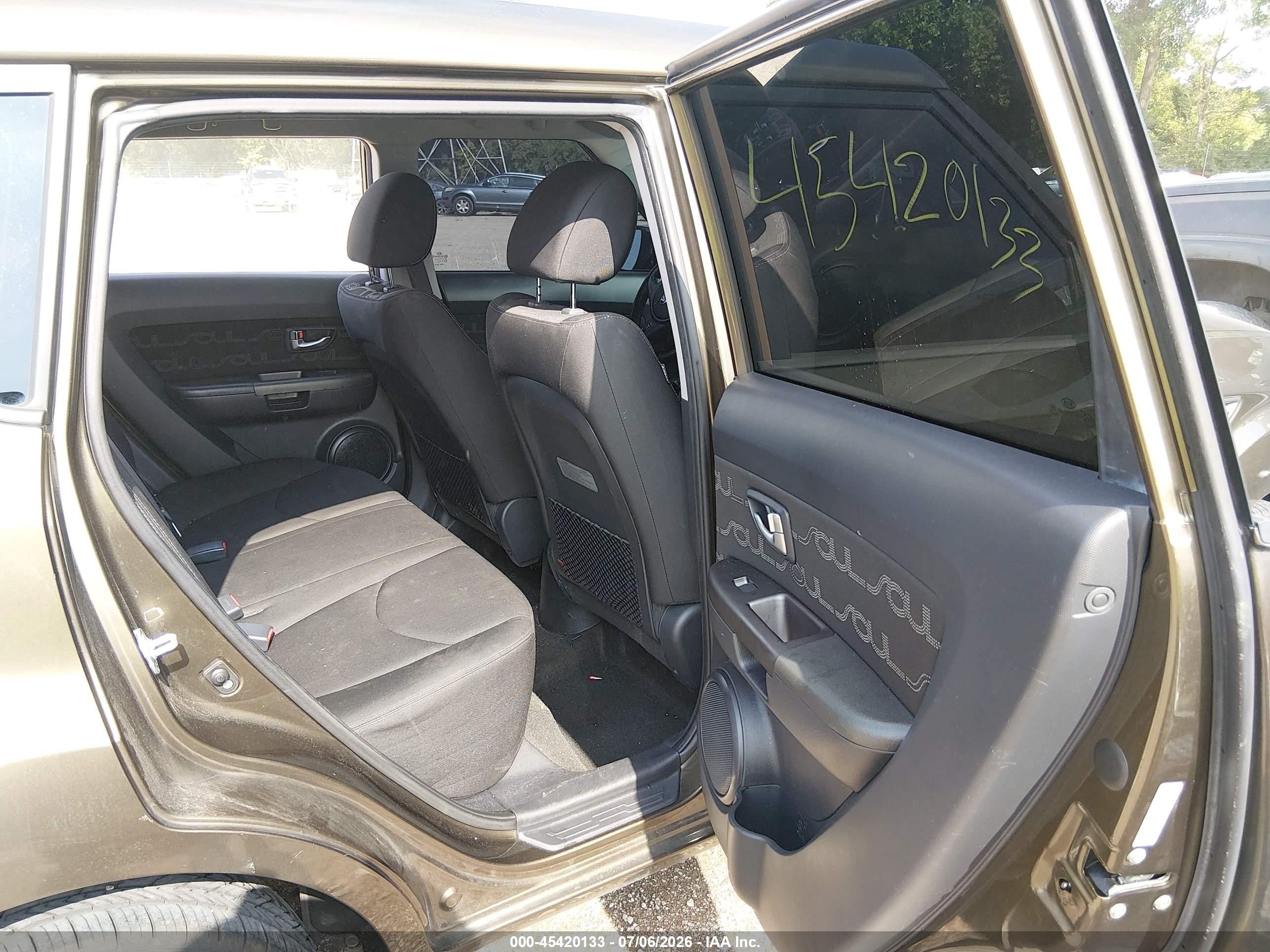 2013 Kia Soul + Gray vin: KNDJT2A68D7541644