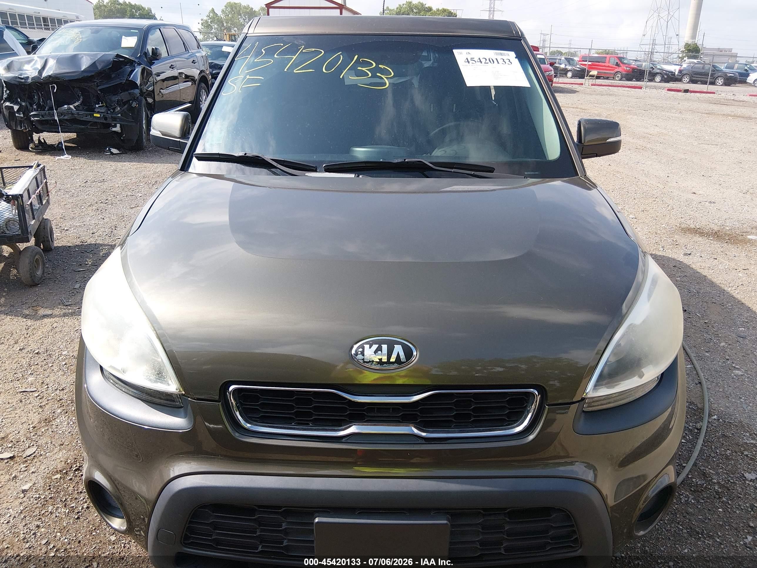 2013 Kia Soul + Gray vin: KNDJT2A68D7541644