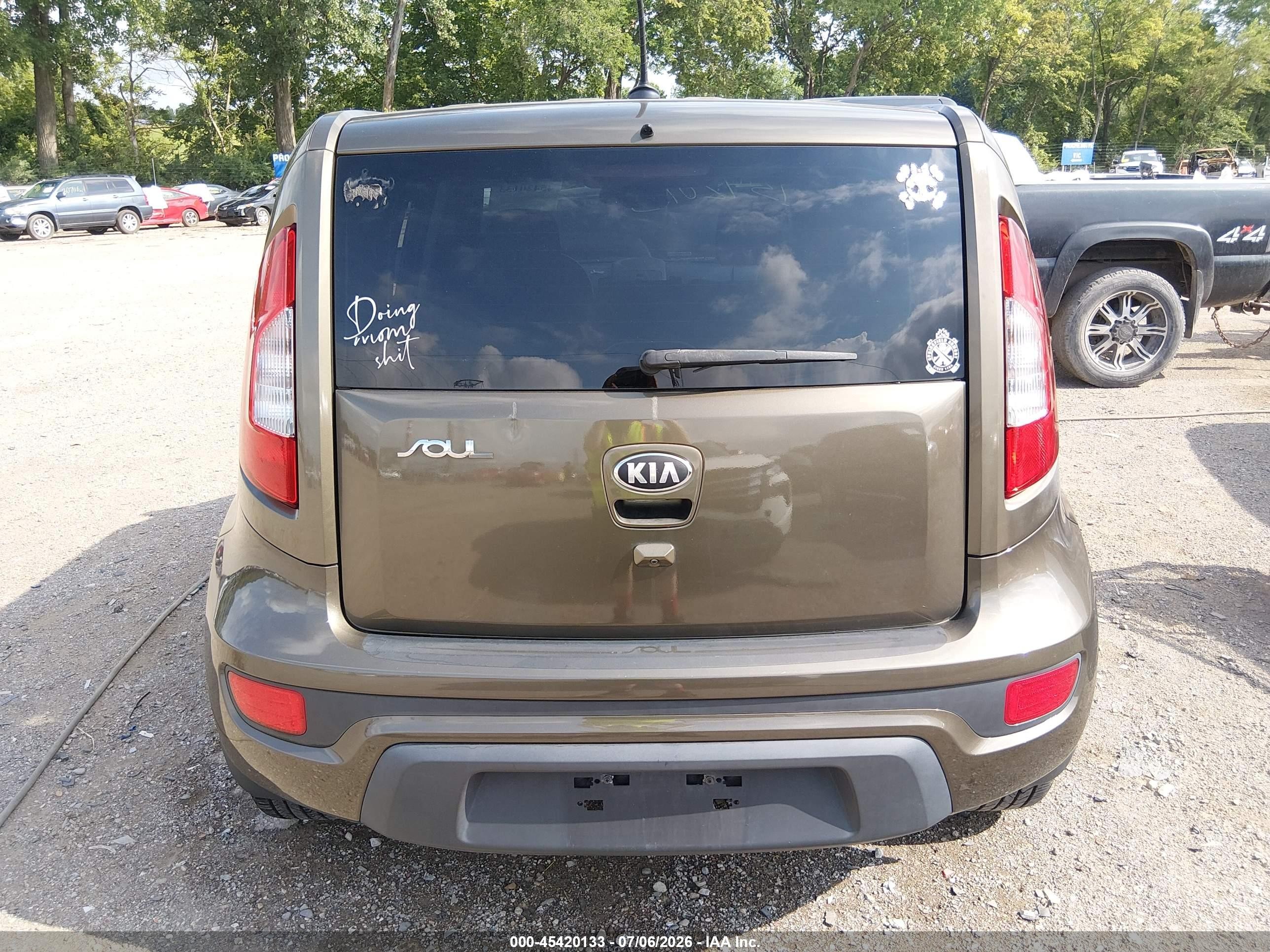 2013 Kia Soul + Gray vin: KNDJT2A68D7541644