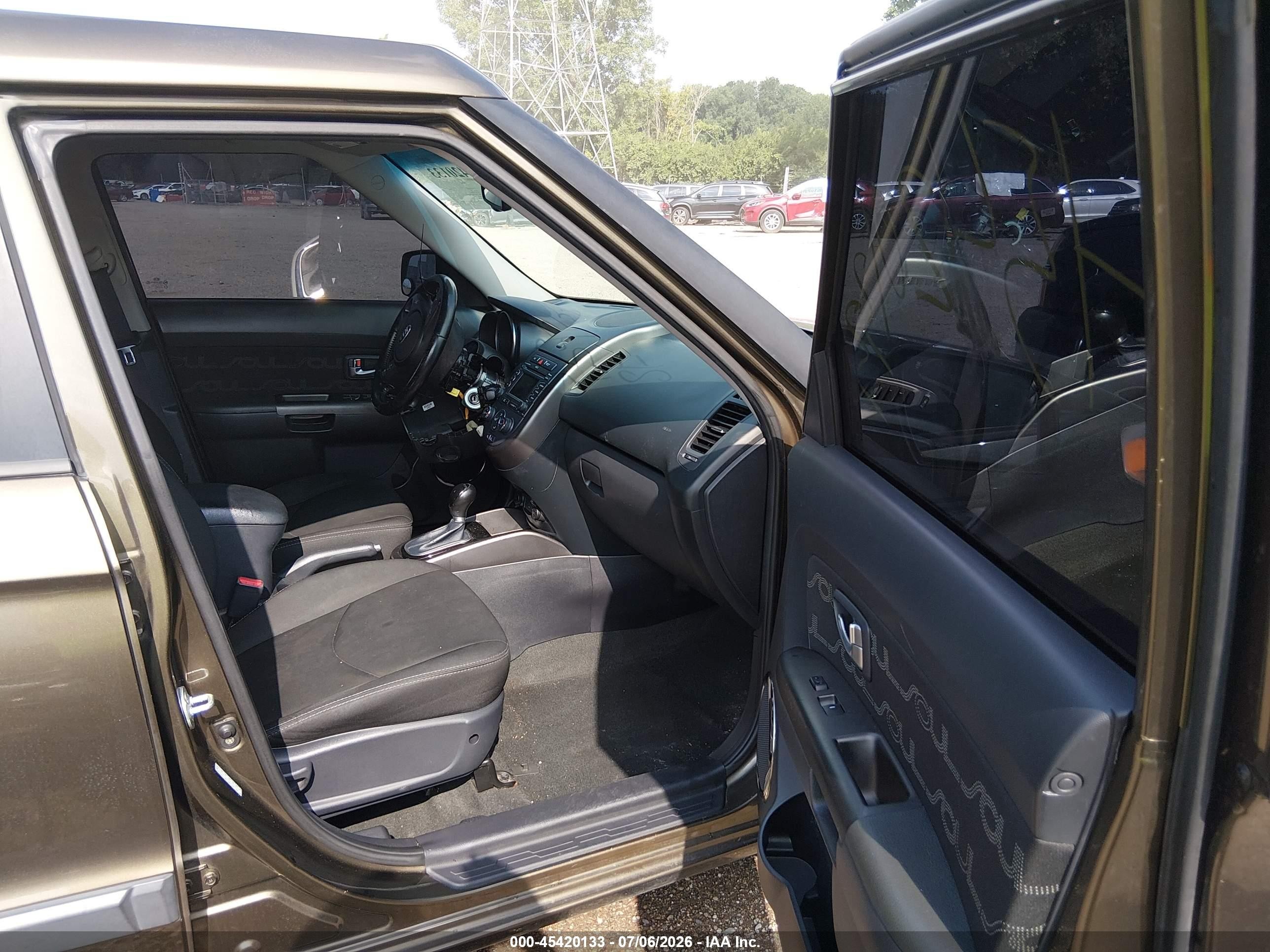 2013 Kia Soul + Gray vin: KNDJT2A68D7541644